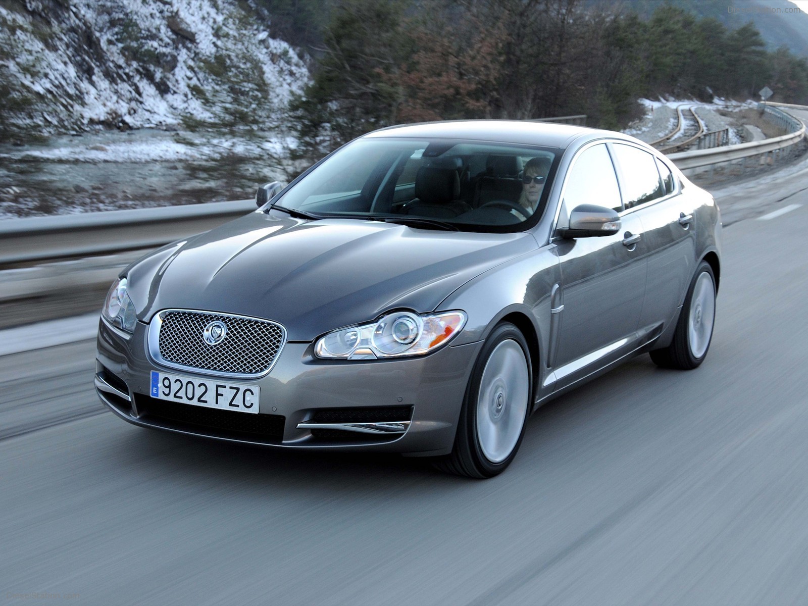 2010 New Jaguar XF