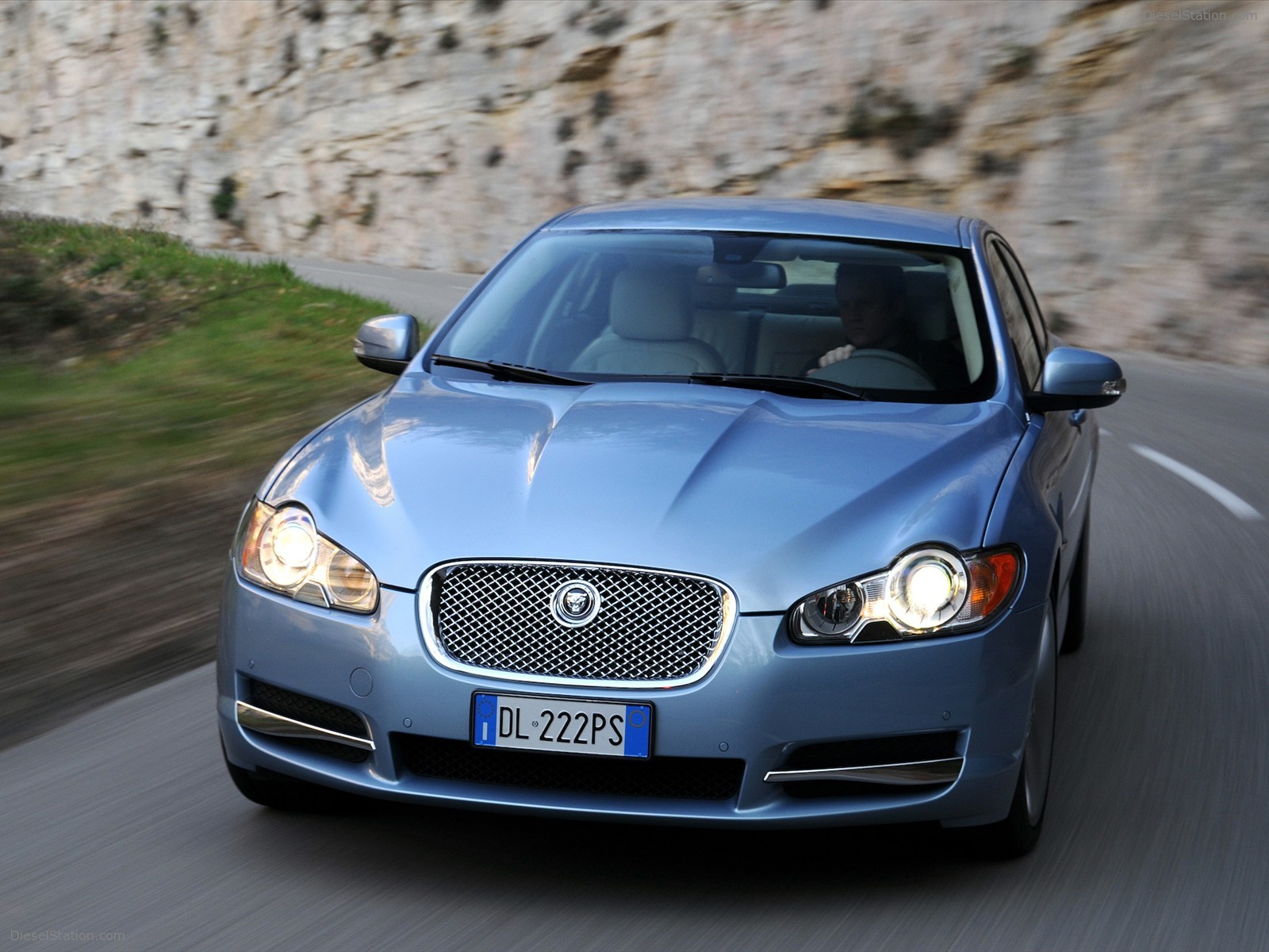 2010 New Jaguar XF