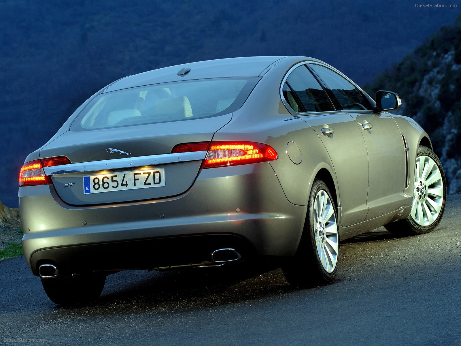 2010 New Jaguar XF