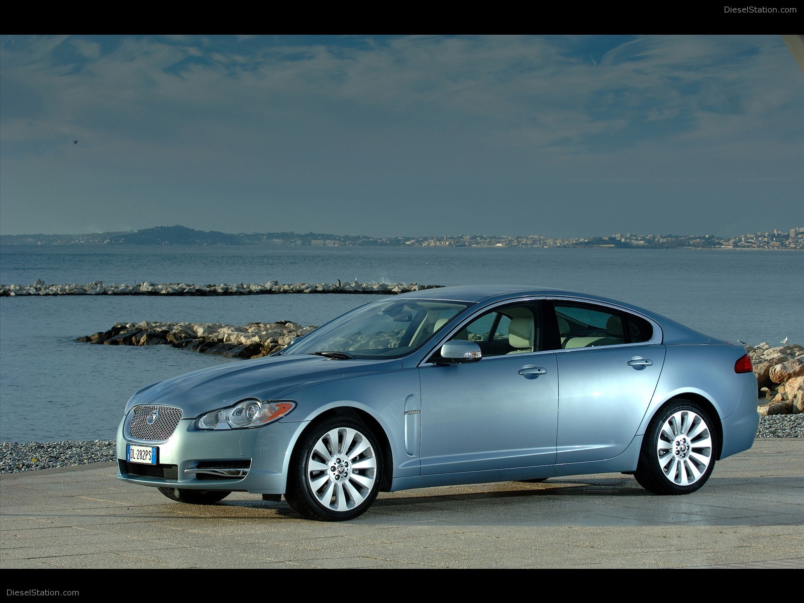 2010 New Jaguar XF