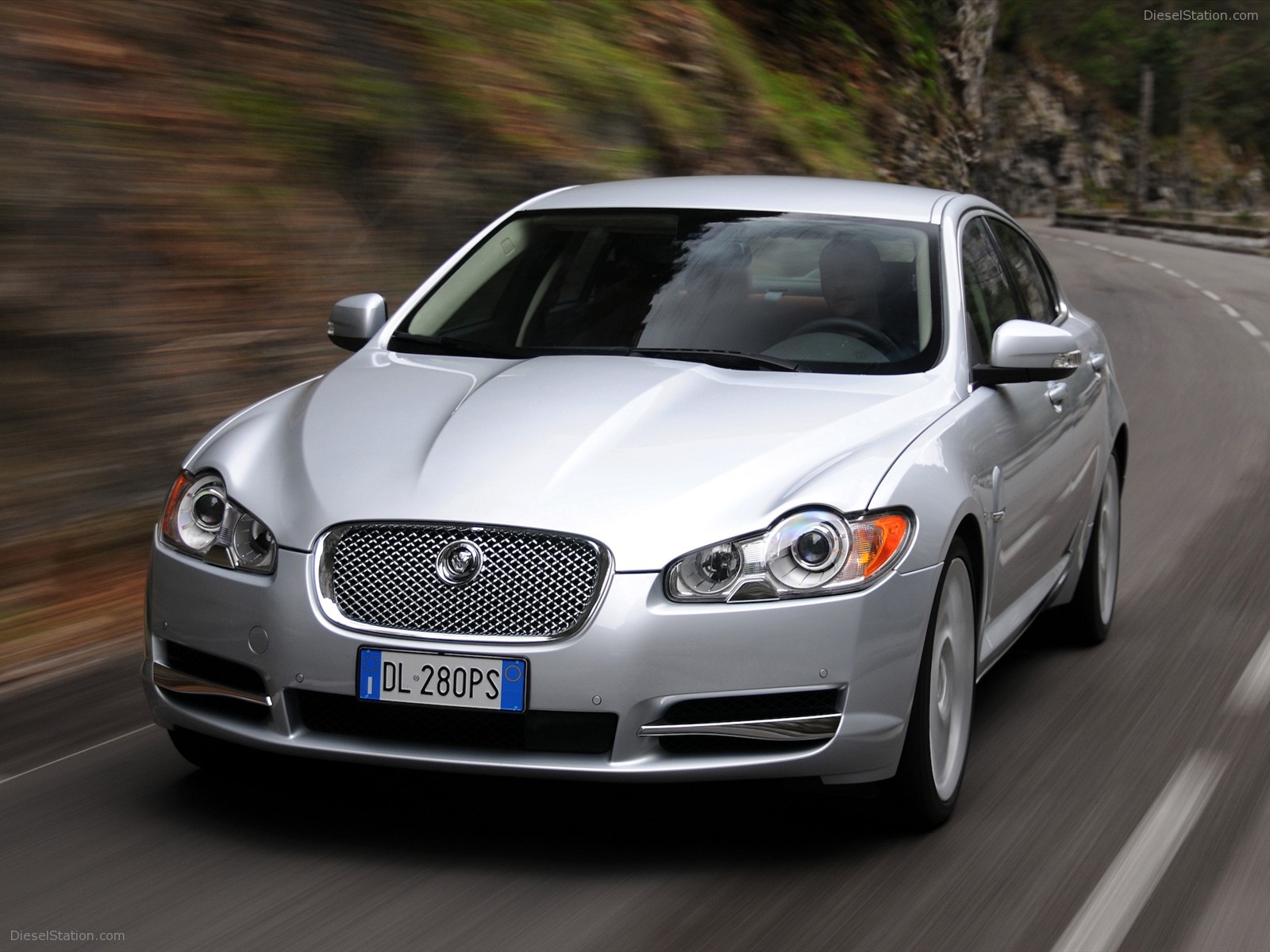 2010 New Jaguar XF