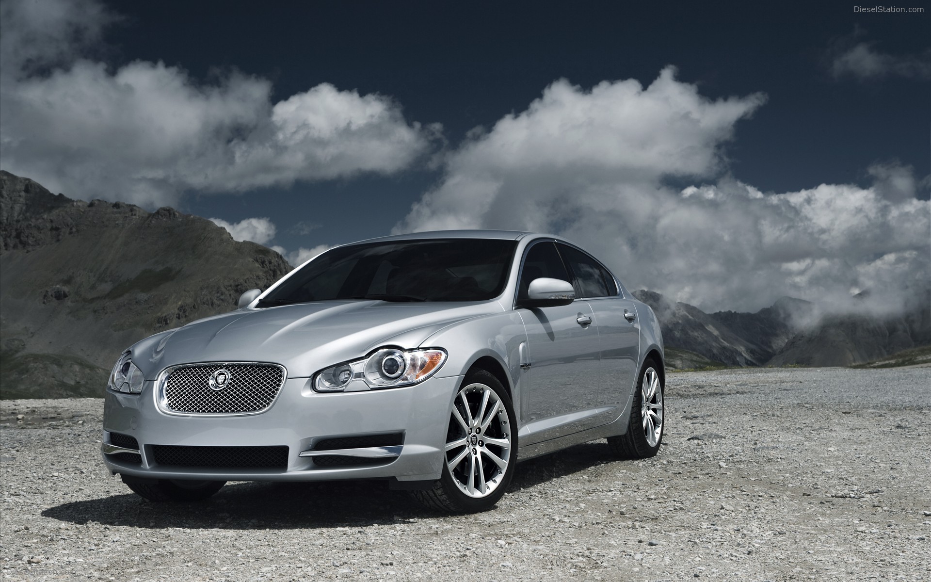 2010 New Jaguar XF