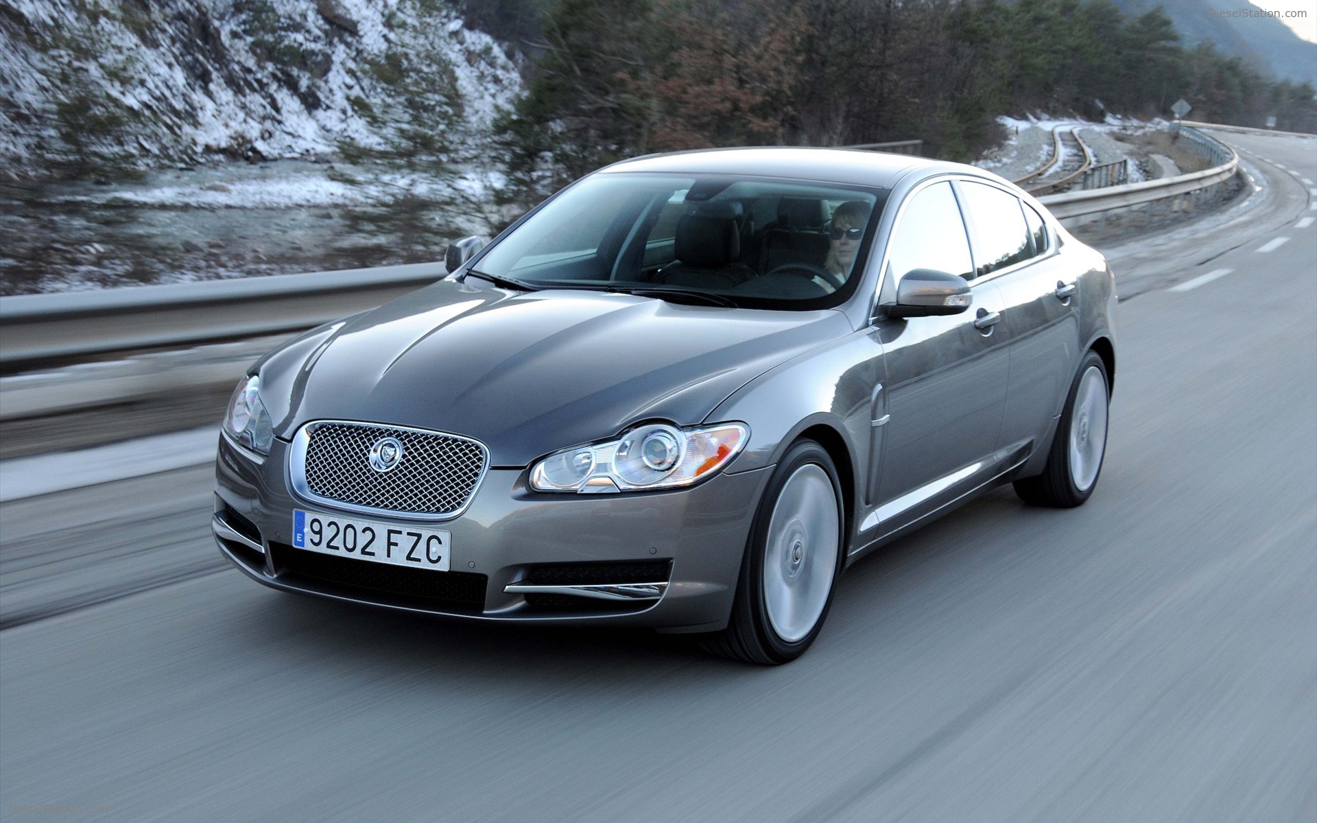 2010 New Jaguar XF
