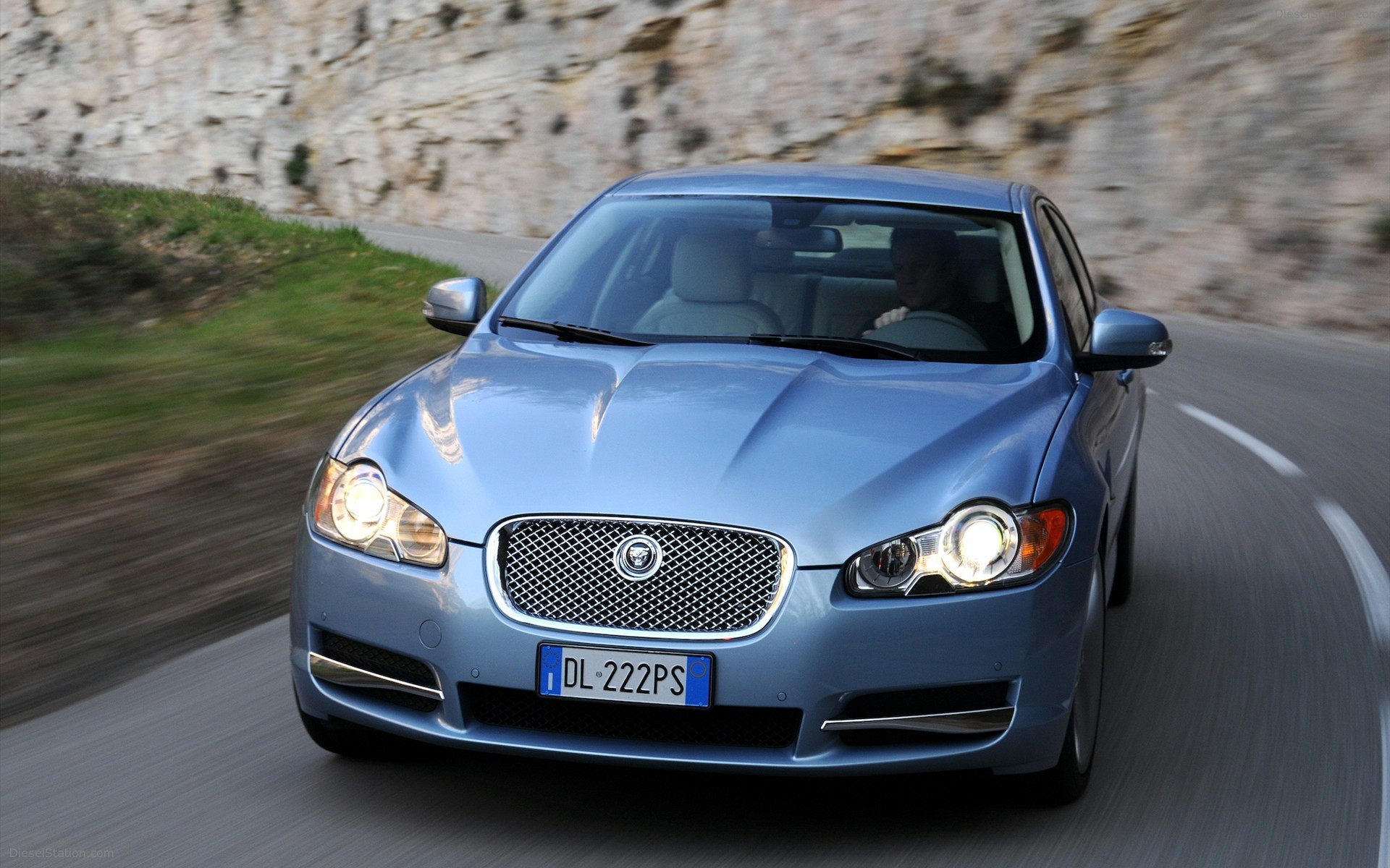 2010 New Jaguar XF