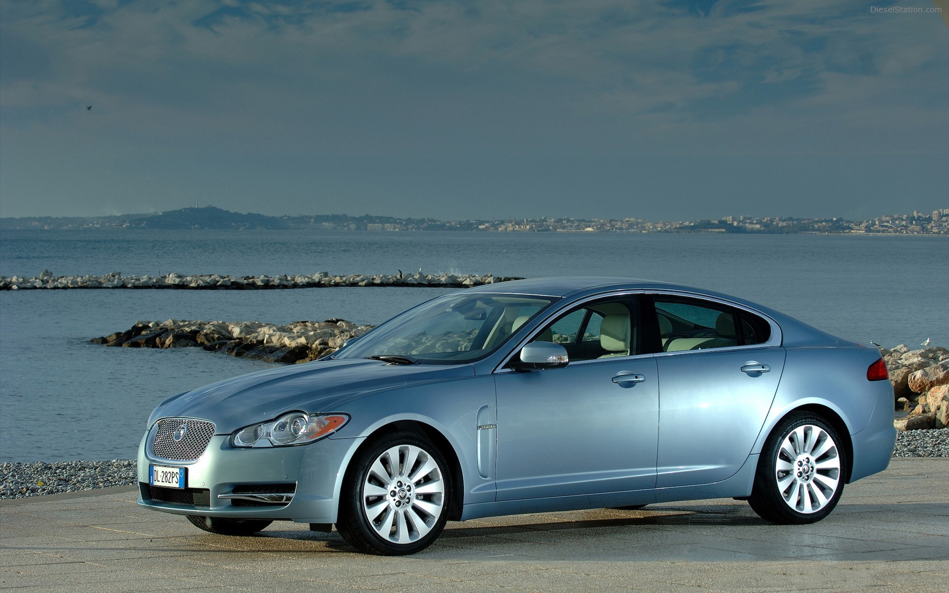 2010 New Jaguar XF