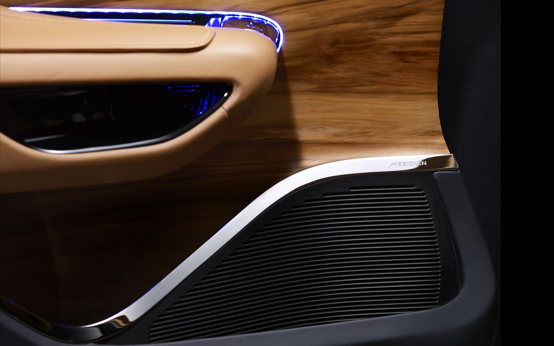 Jaguar C-X17 5-Seater Concept 2013