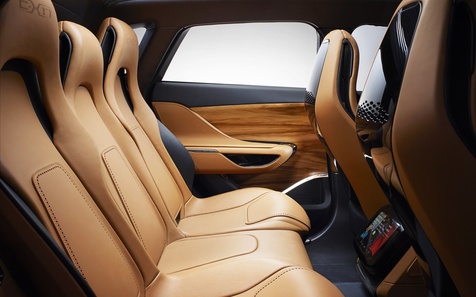 Jaguar C-X17 5-Seater Concept 2013