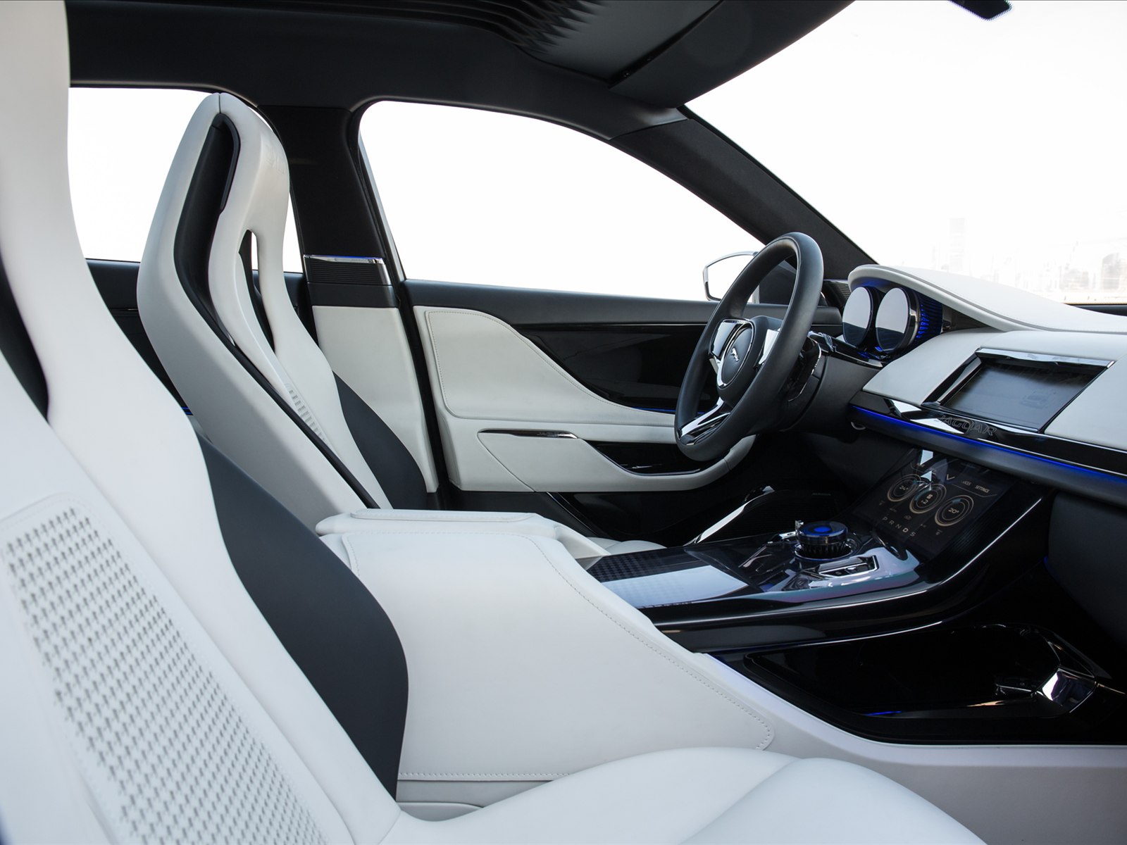 Jaguar C-X17 Sports Crossover Concept 2013