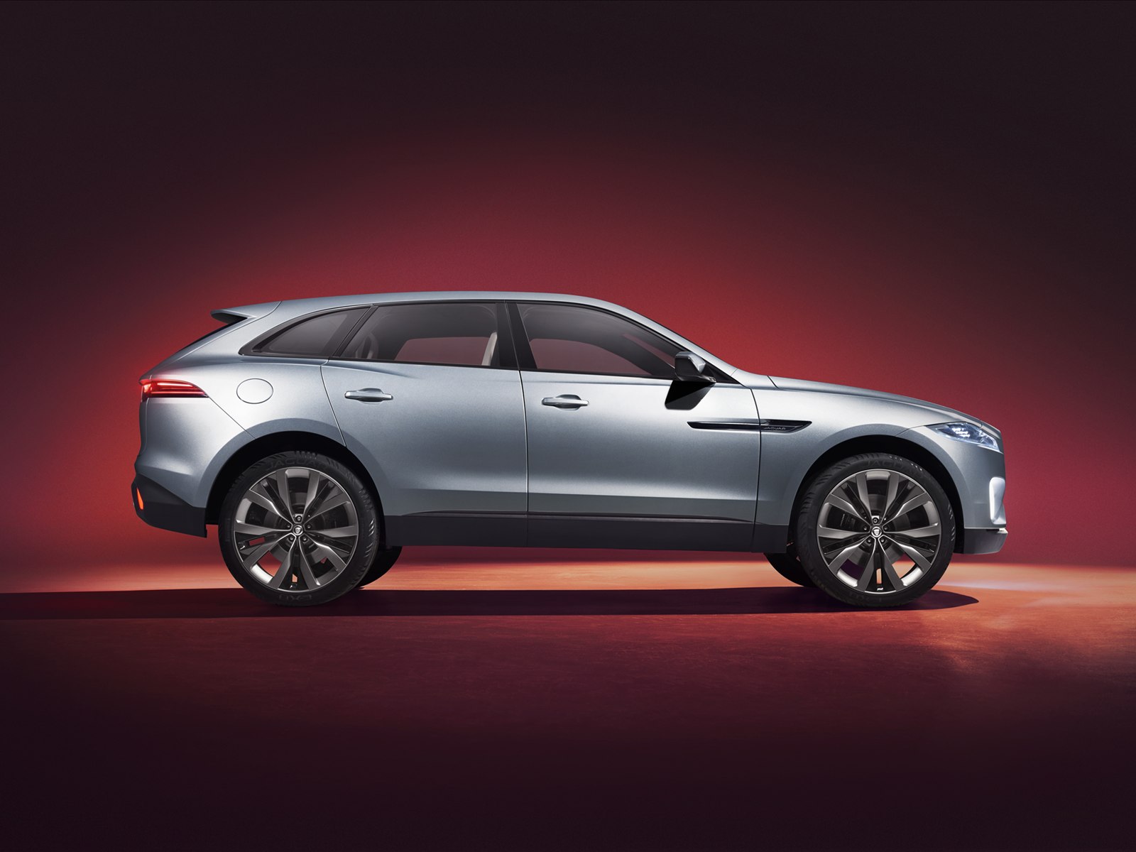 Jaguar C-X17 Sports Crossover Concept 2013