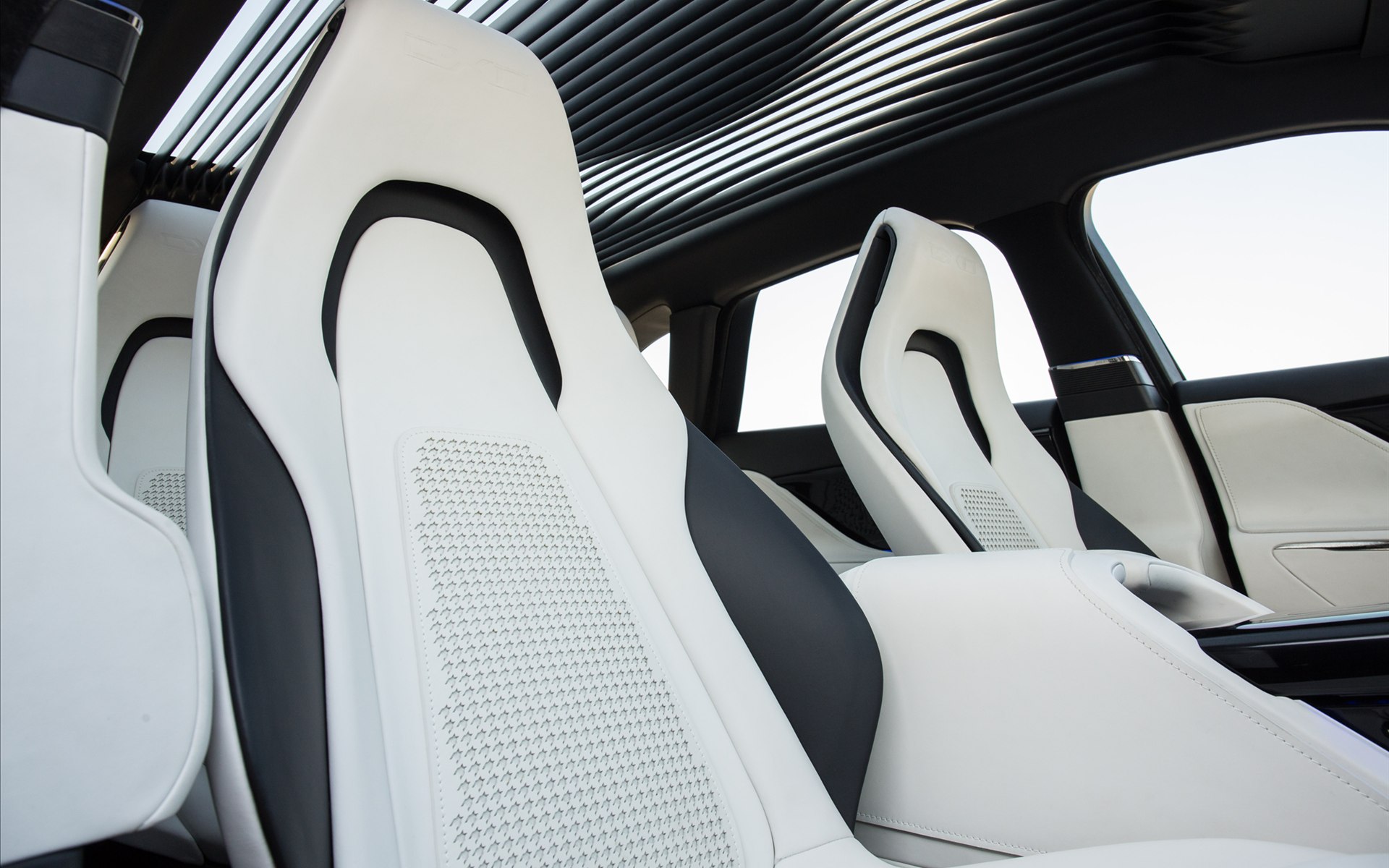 Jaguar C-X17 Sports Crossover Concept 2013
