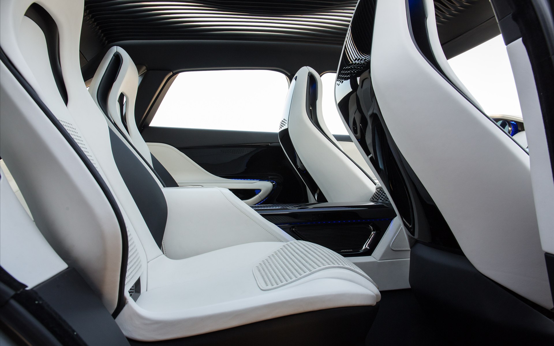 Jaguar C-X17 Sports Crossover Concept 2013