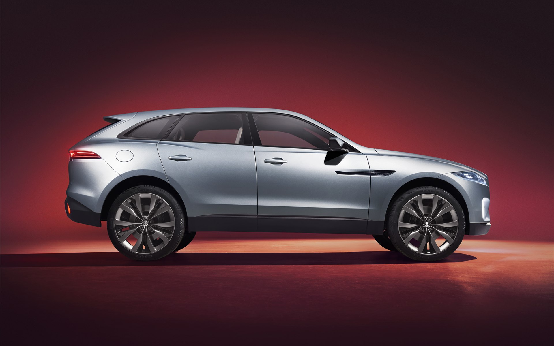 Jaguar C-X17 Sports Crossover Concept 2013