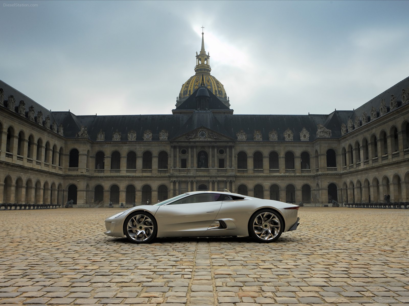 Jaguar C-X75 2011
