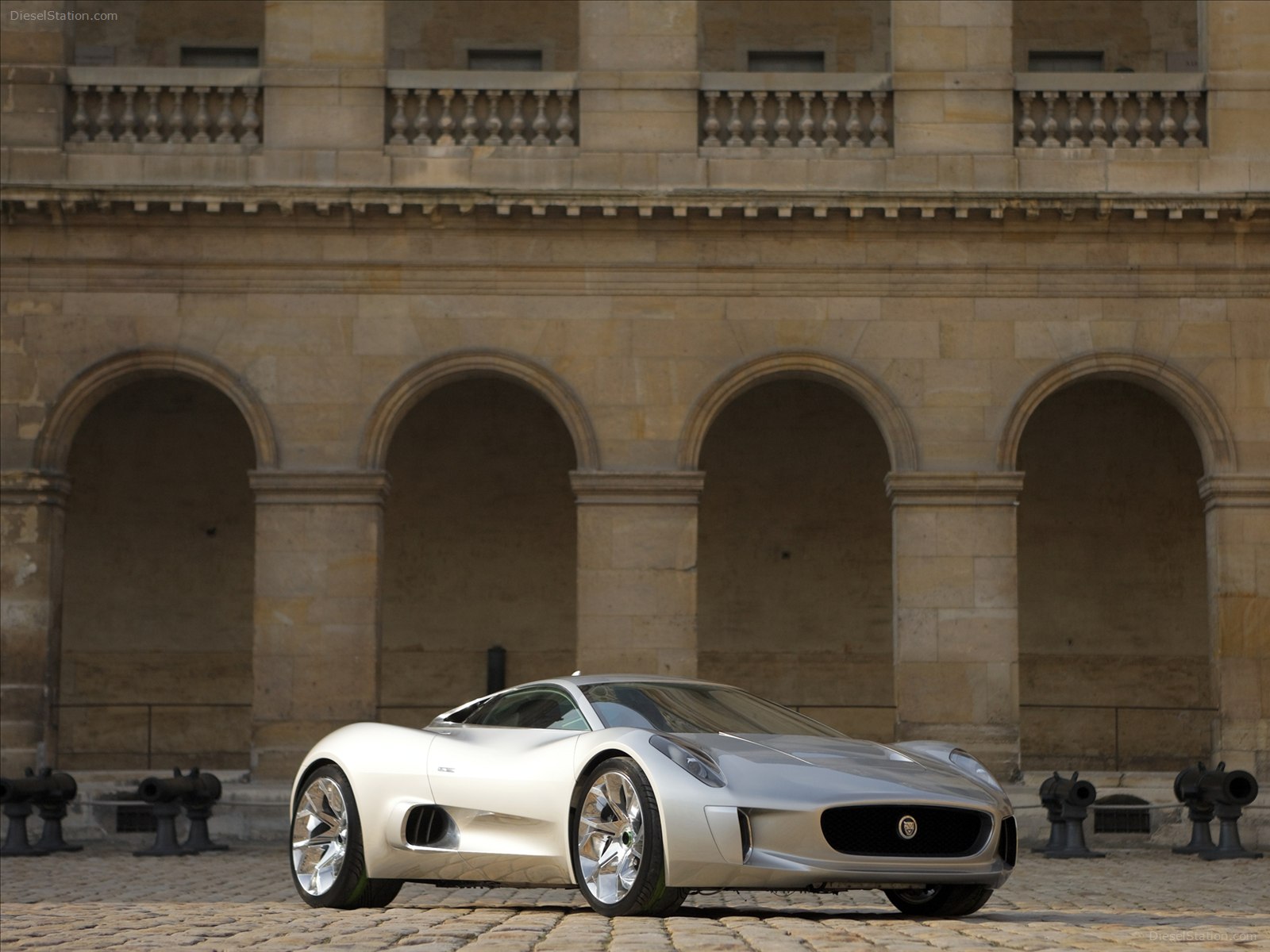 Jaguar C-X75 2011