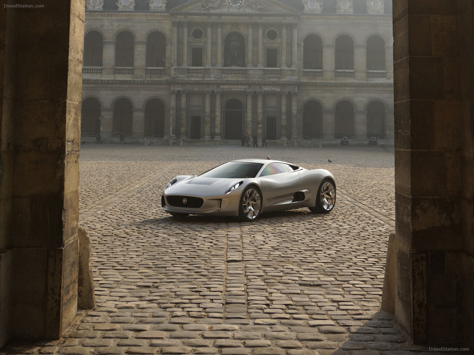 Jaguar C-X75 2011