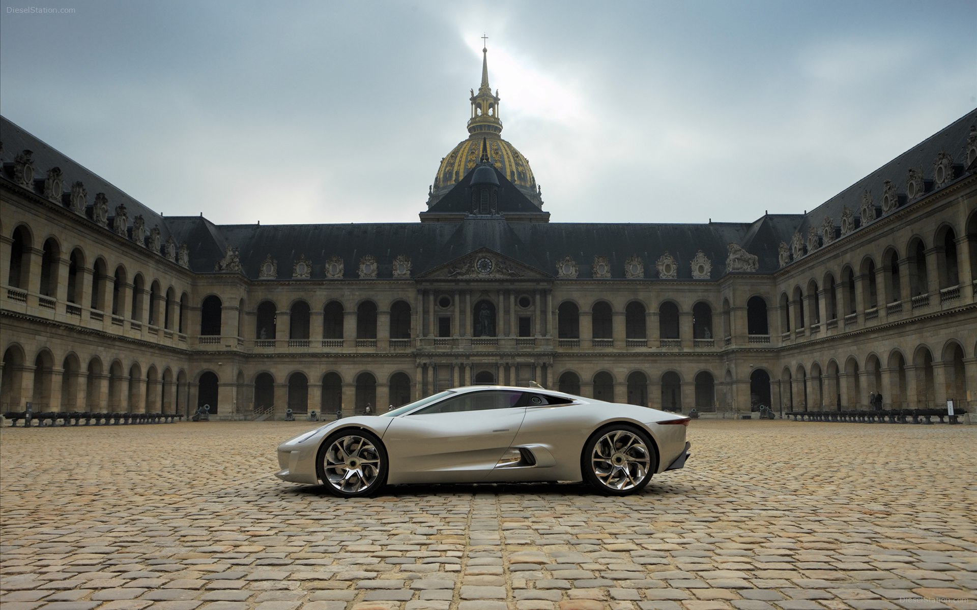 Jaguar C-X75 2011