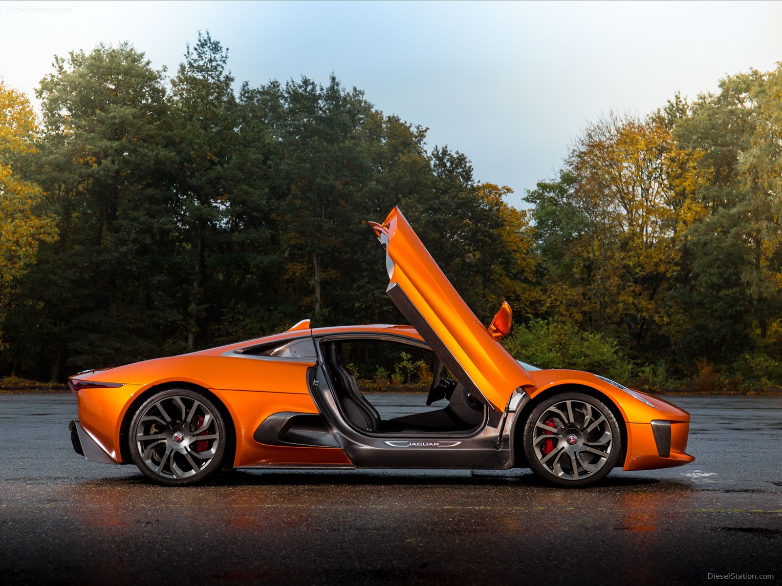 Jaguar C-X75 Bond Concept 2015