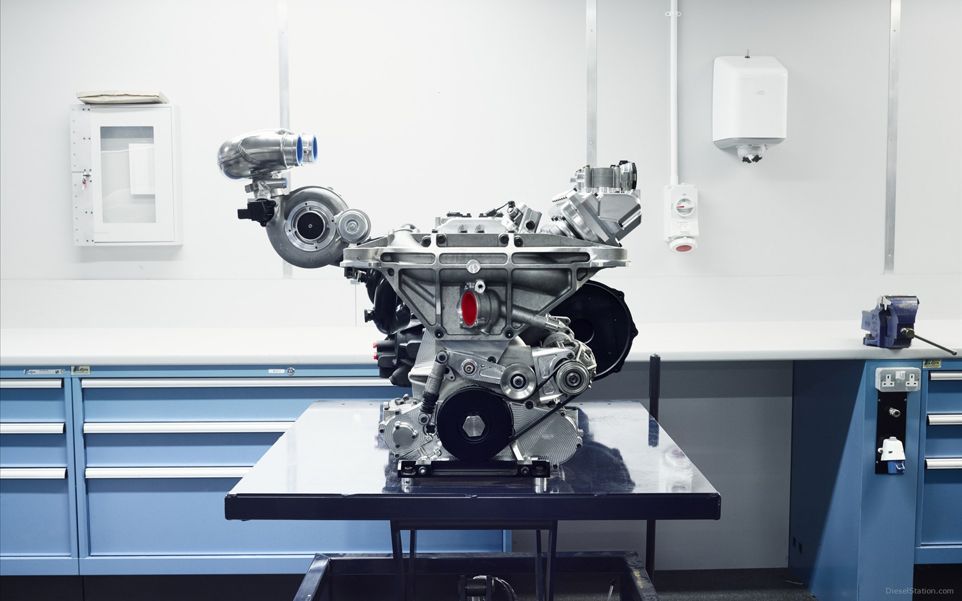 Jaguar C-X75 Hybrid Supercar 2014