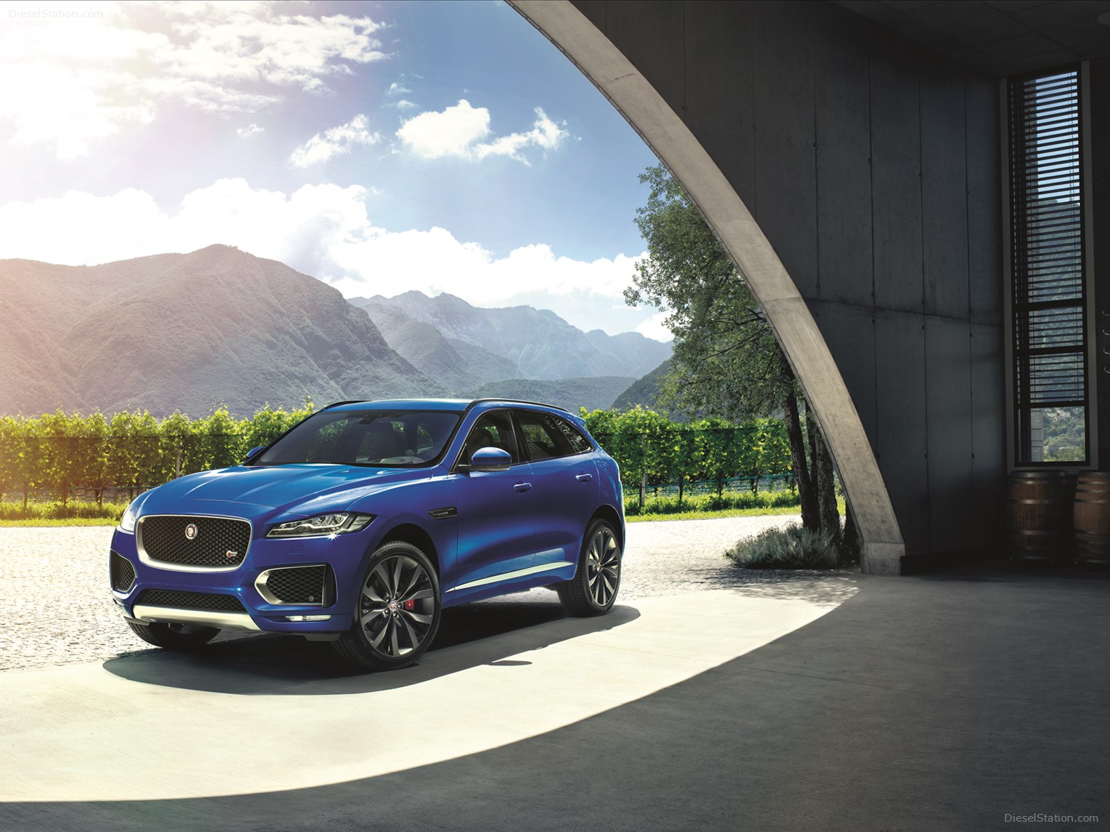 Jaguar F-Pace 2016