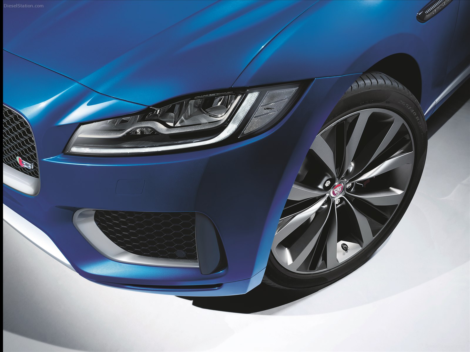 Jaguar F-Pace 2016