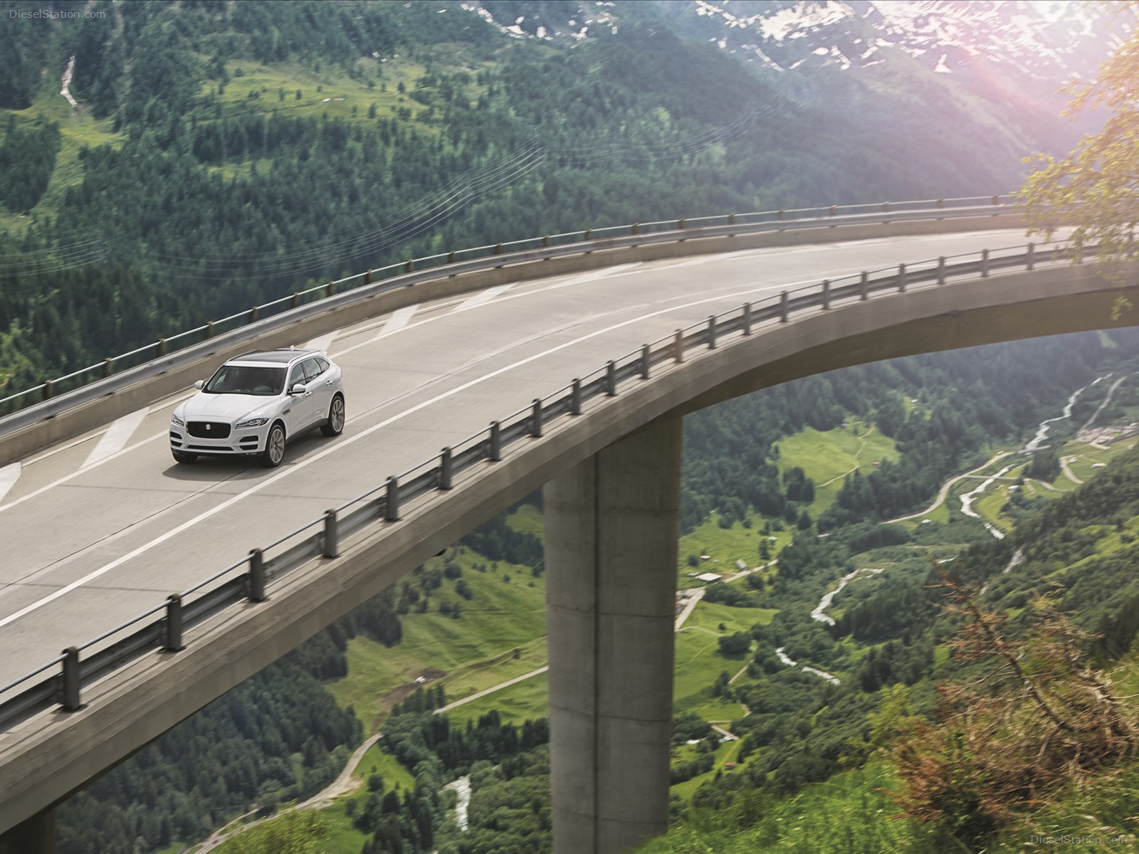 Jaguar F-Pace 2016