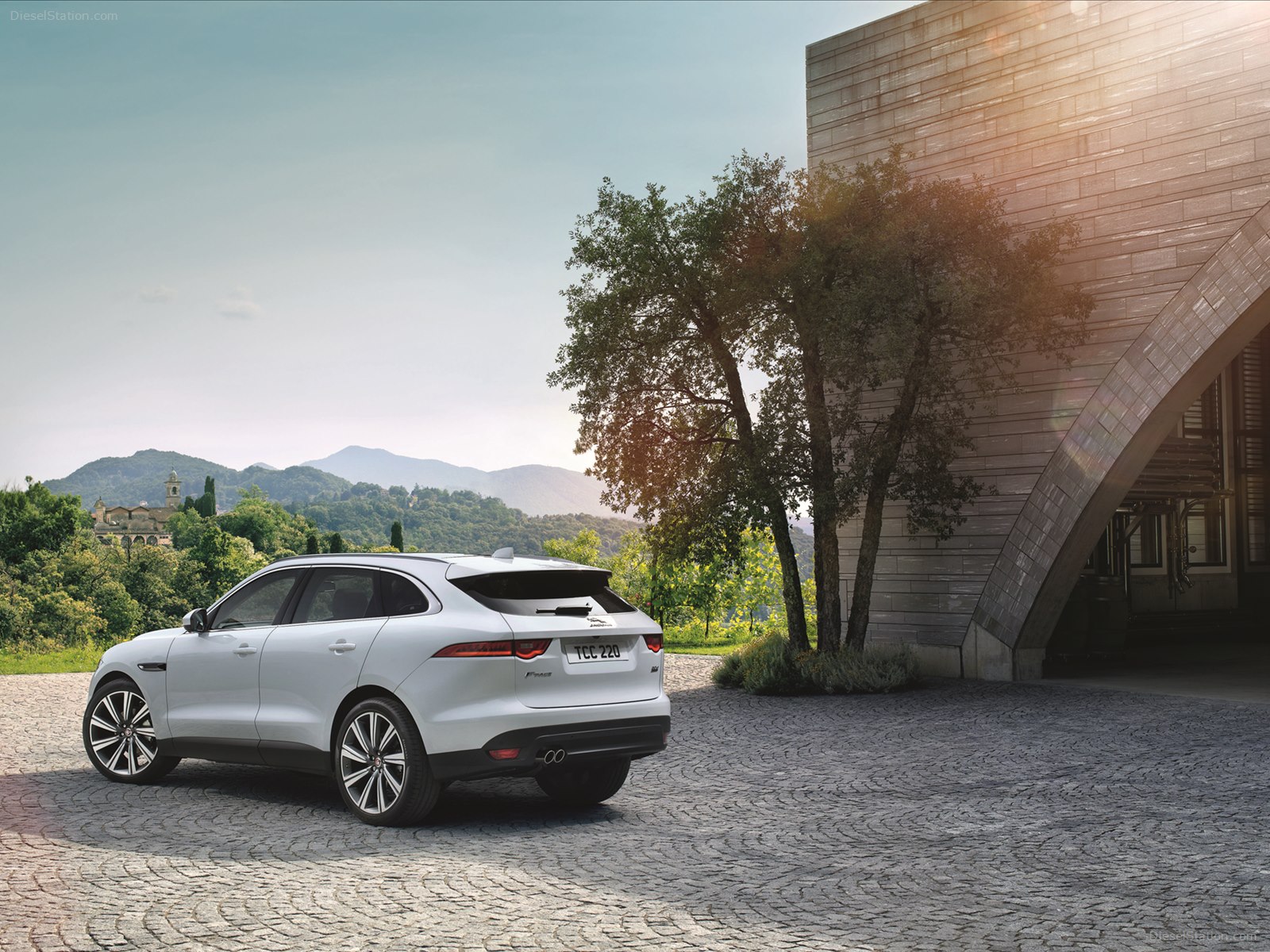Jaguar F-Pace 2016