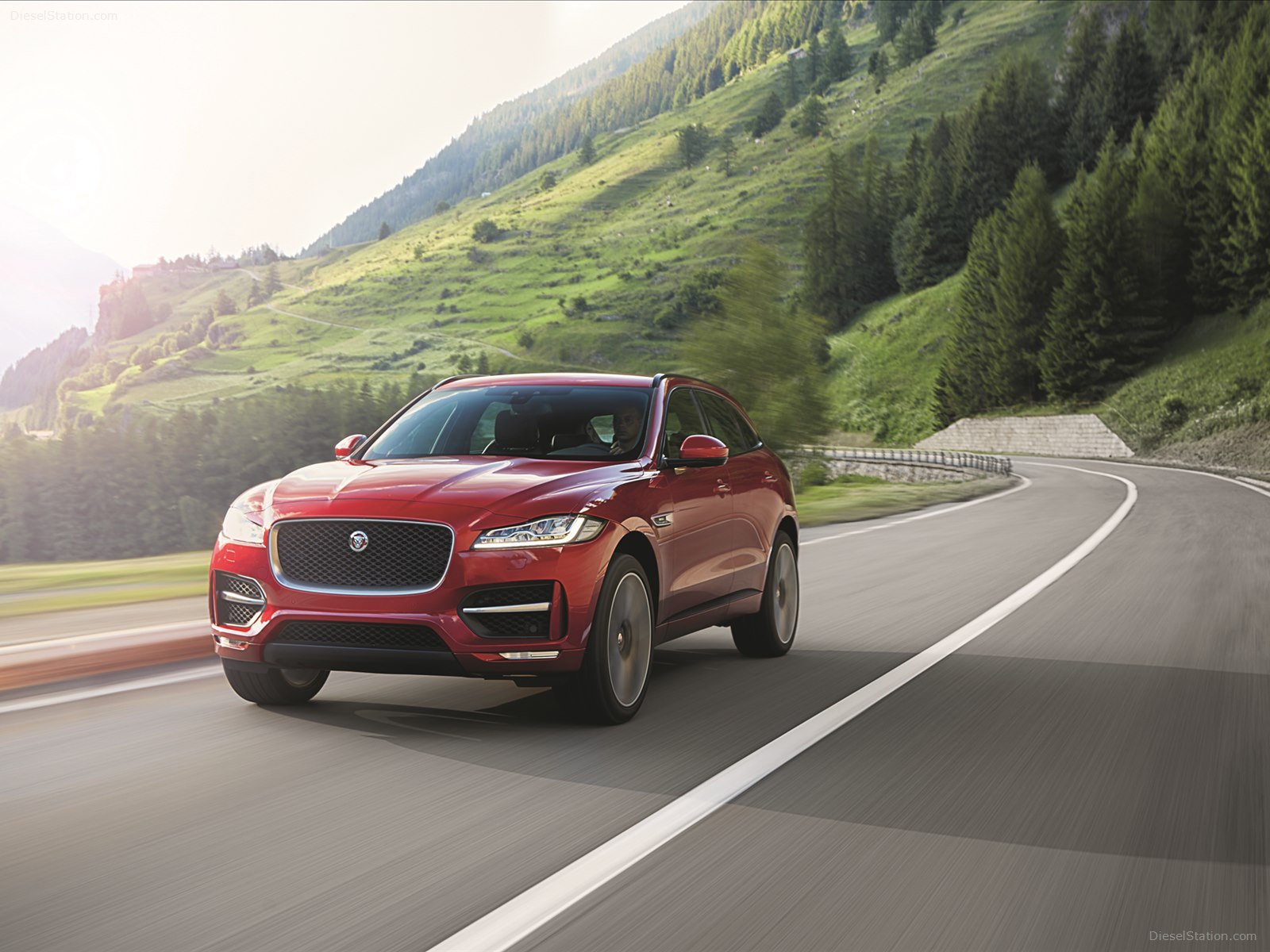 Jaguar F-Pace 2016