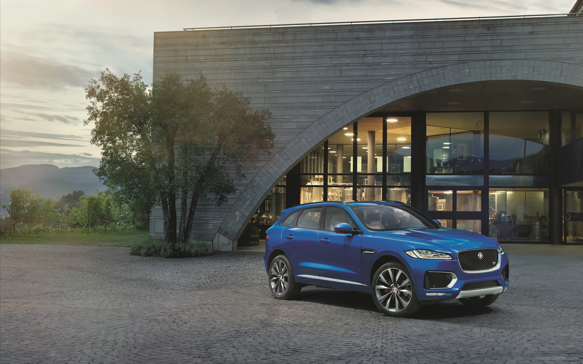 Jaguar F-Pace 2016