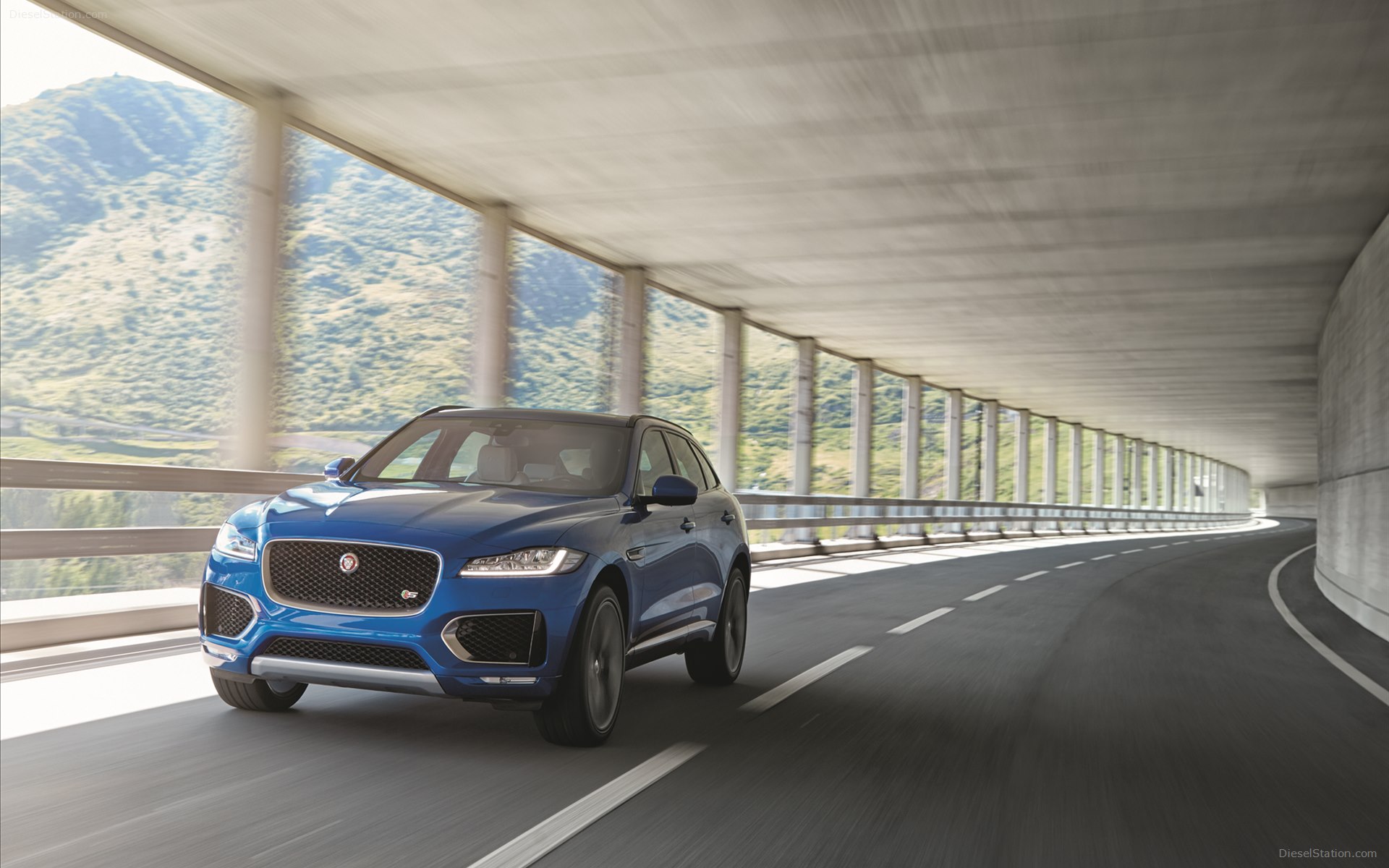 Jaguar F-Pace 2016