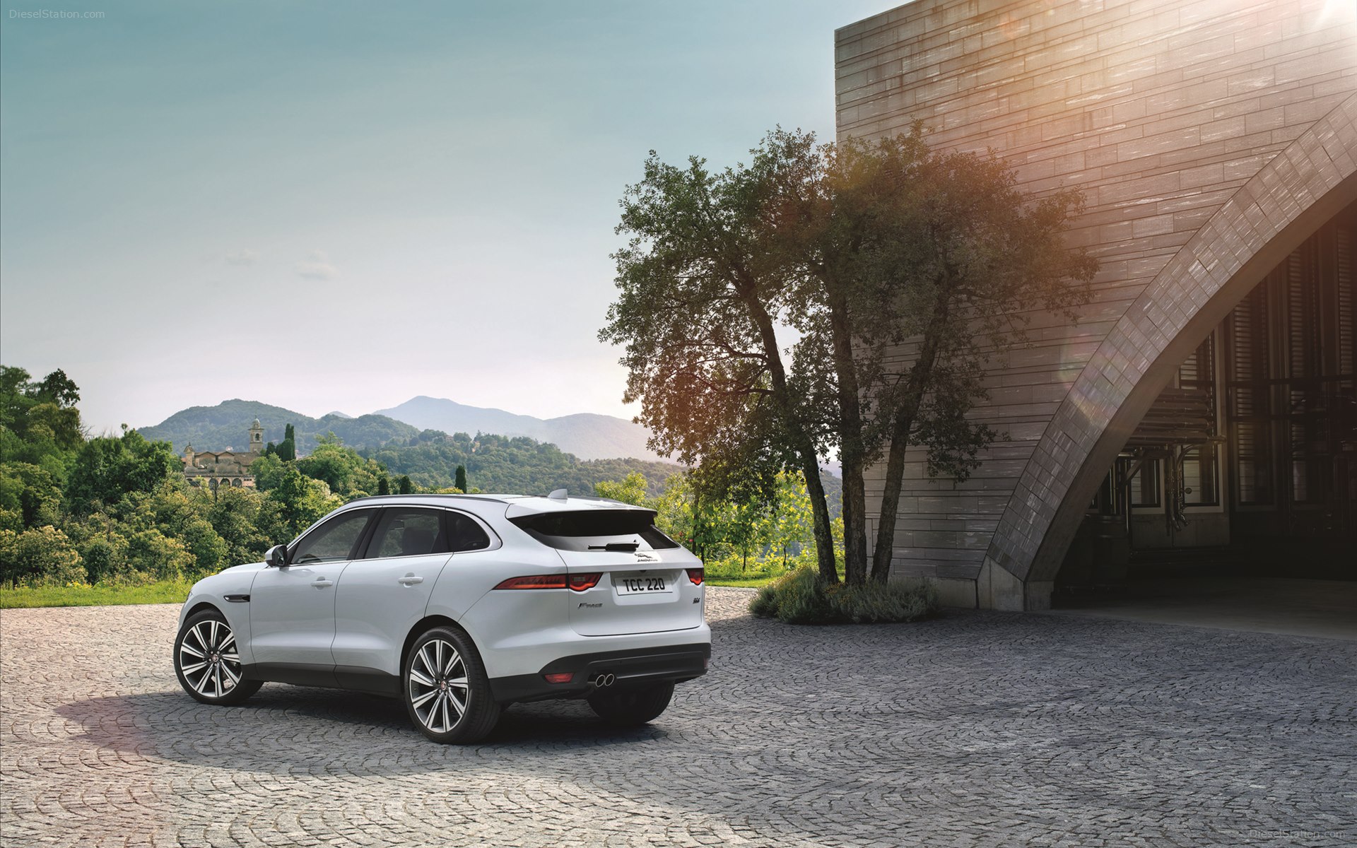 Jaguar F-Pace 2016