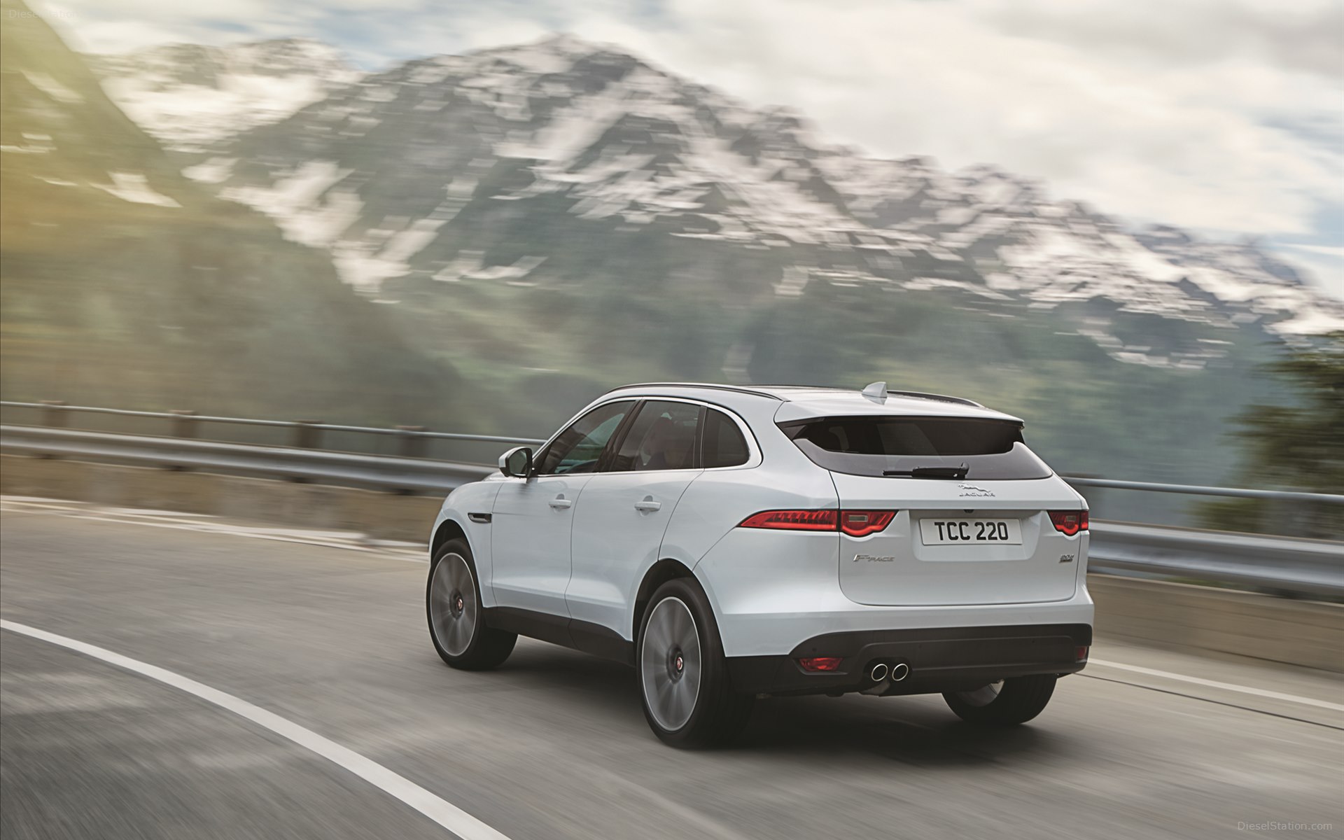 Jaguar F-Pace 2016