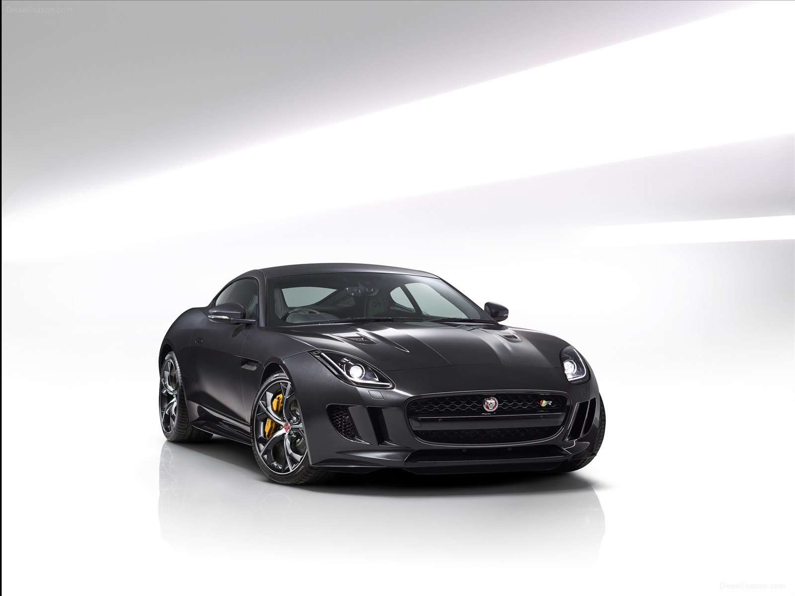 Jaguar F-TYPE Coupe 2016