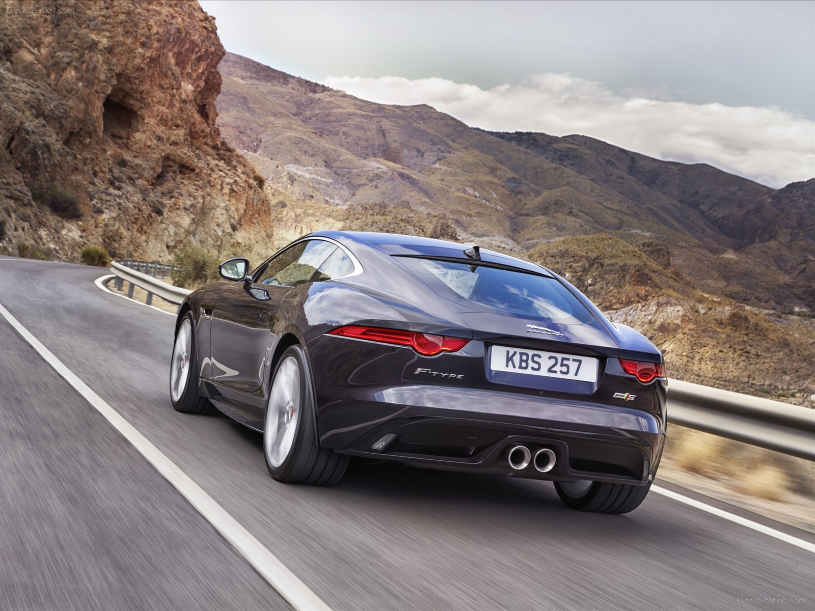 Jaguar F-TYPE Coupe 2016