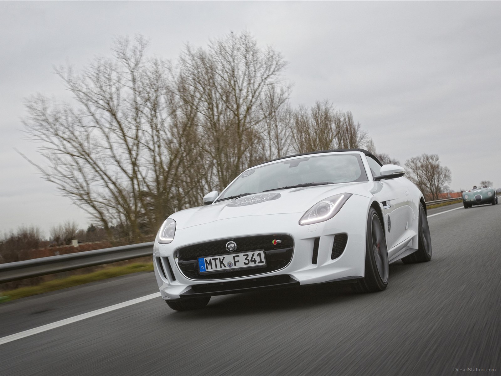 Jaguar F TYPE V8 S Sports Car 2013