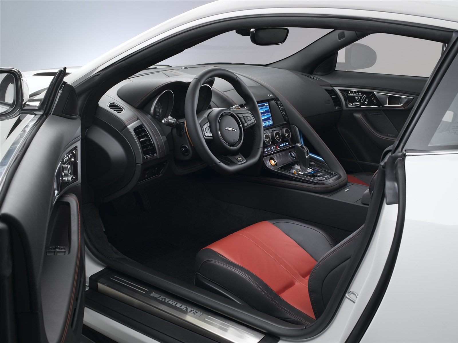 Jaguar F-Type R Coupe 2015