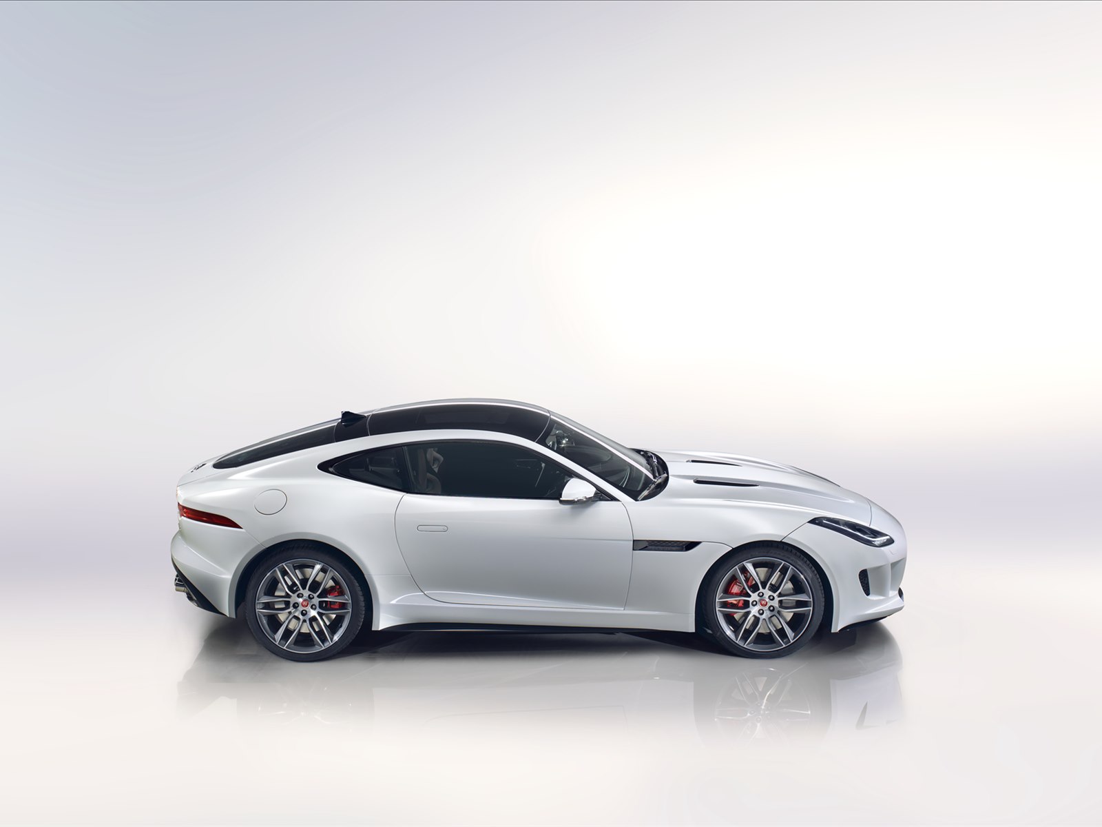 Jaguar F-Type R Coupe 2015