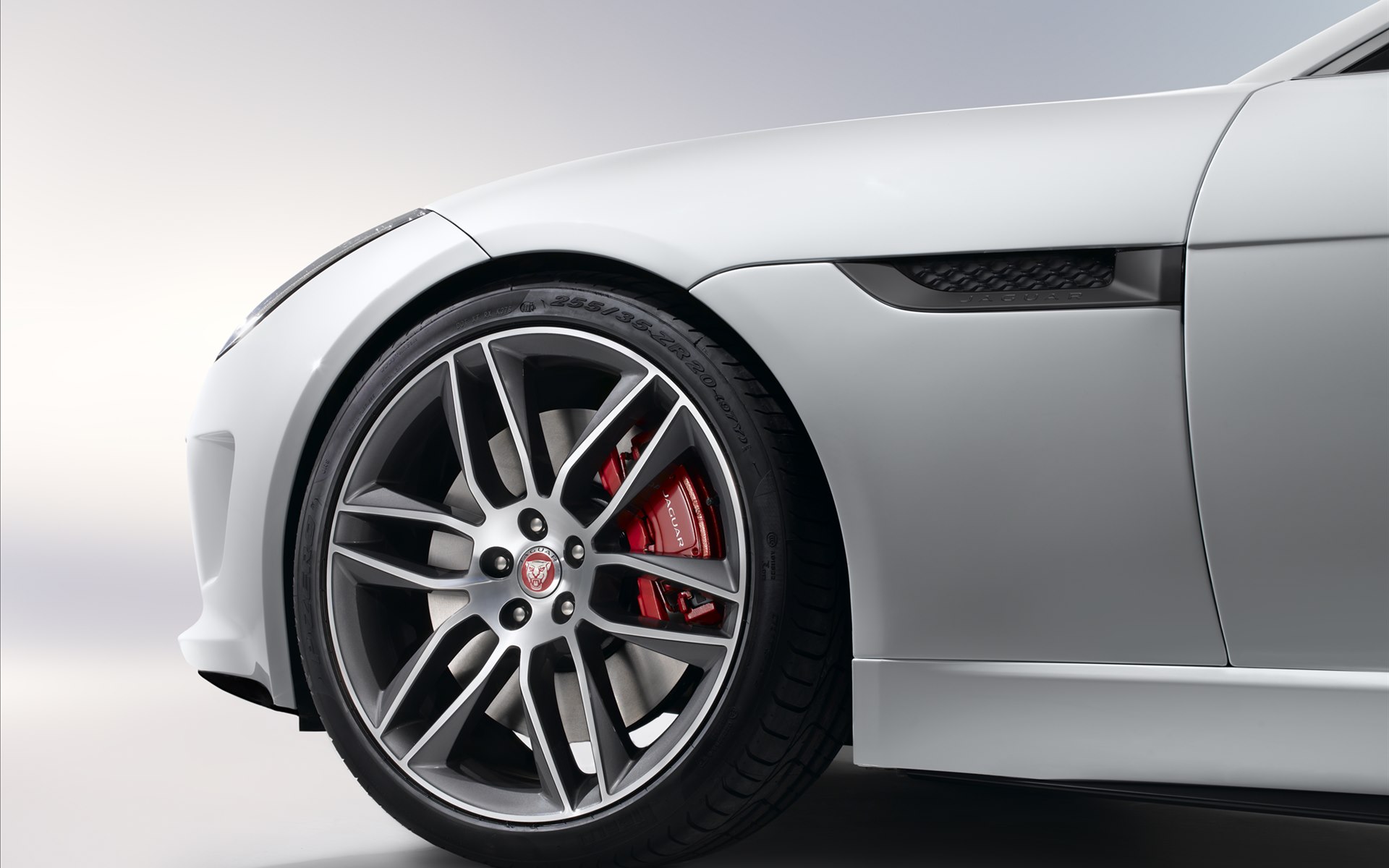 Jaguar F-Type R Coupe 2015