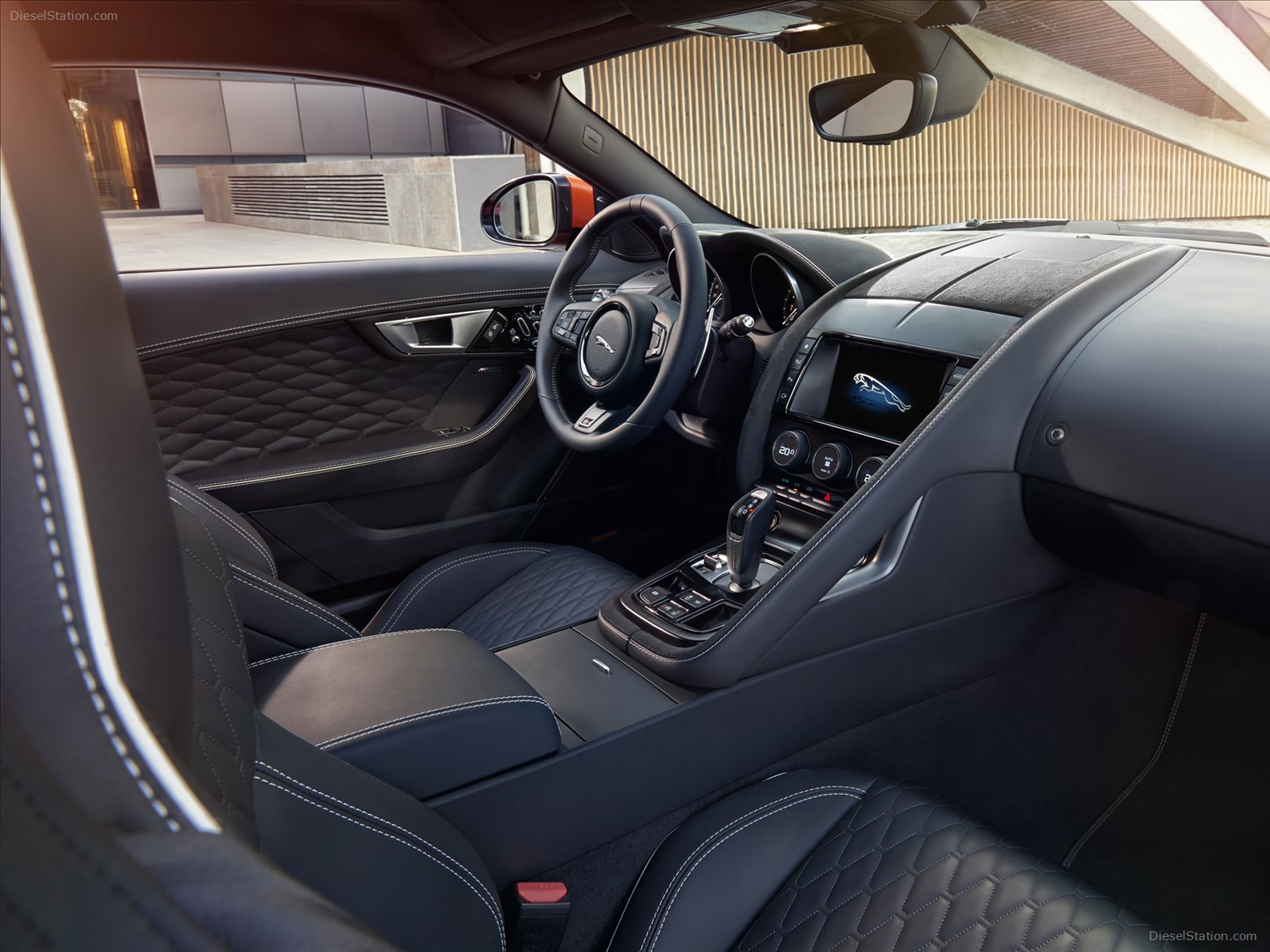 Jaguar F-Type SVR Coupe 2017