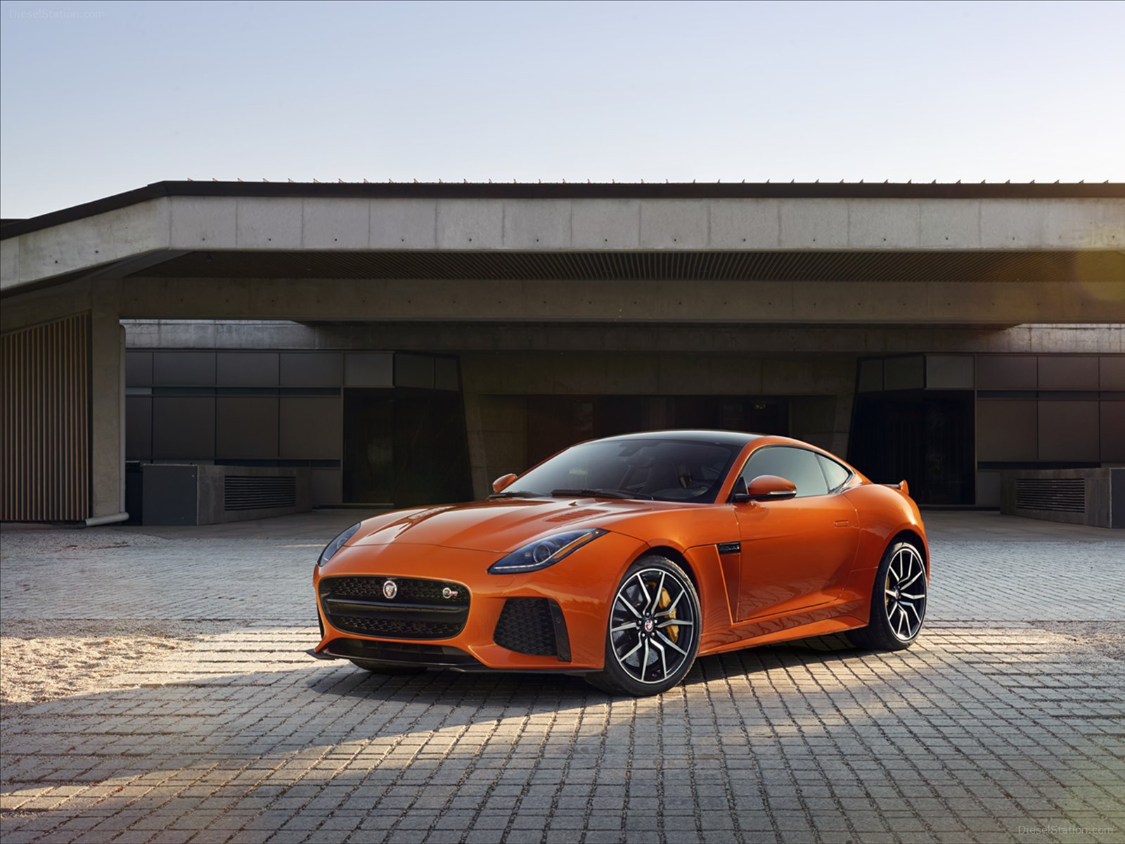 Jaguar F-Type SVR Coupe 2017