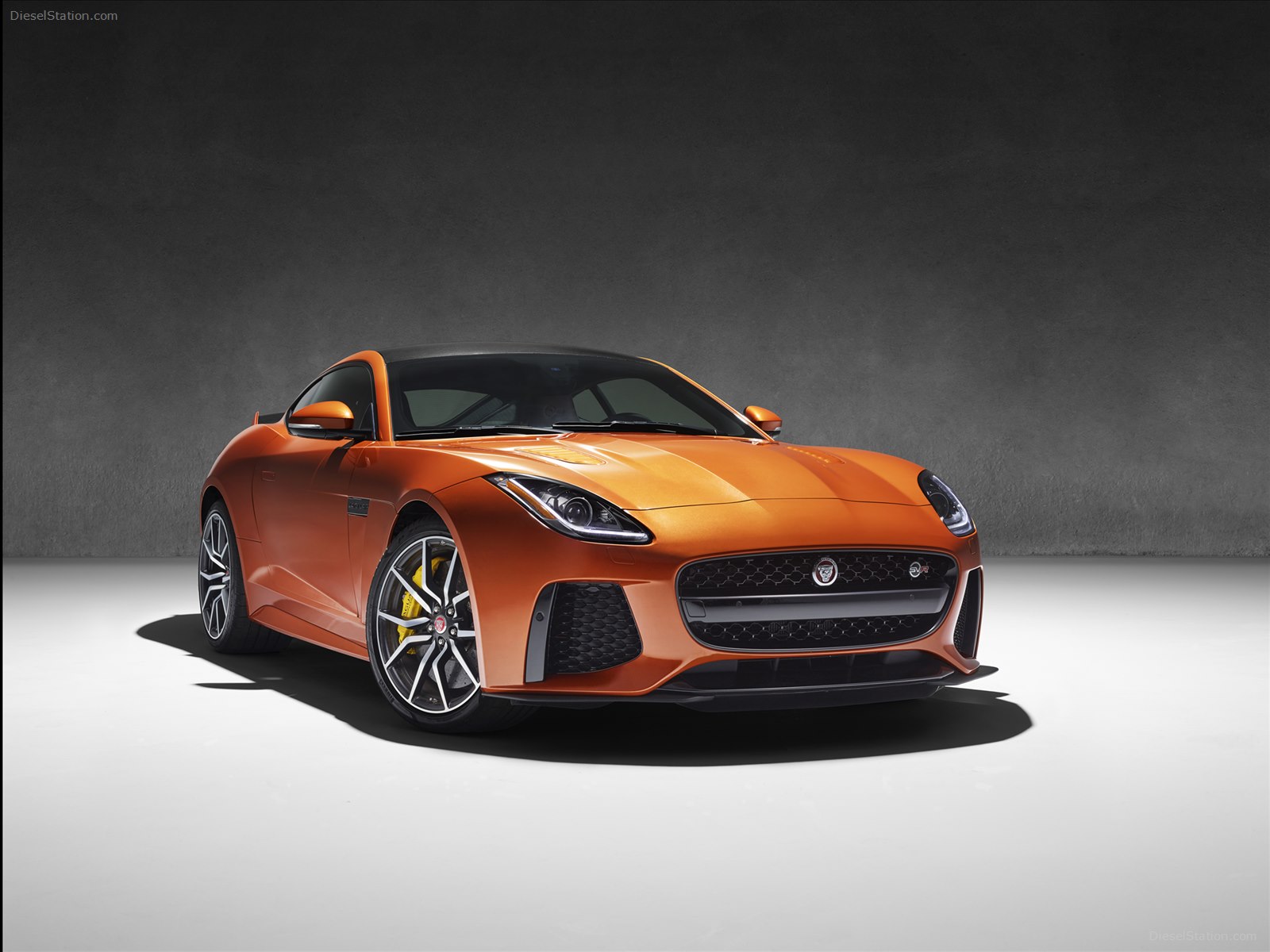 Jaguar F-Type SVR Coupe 2017