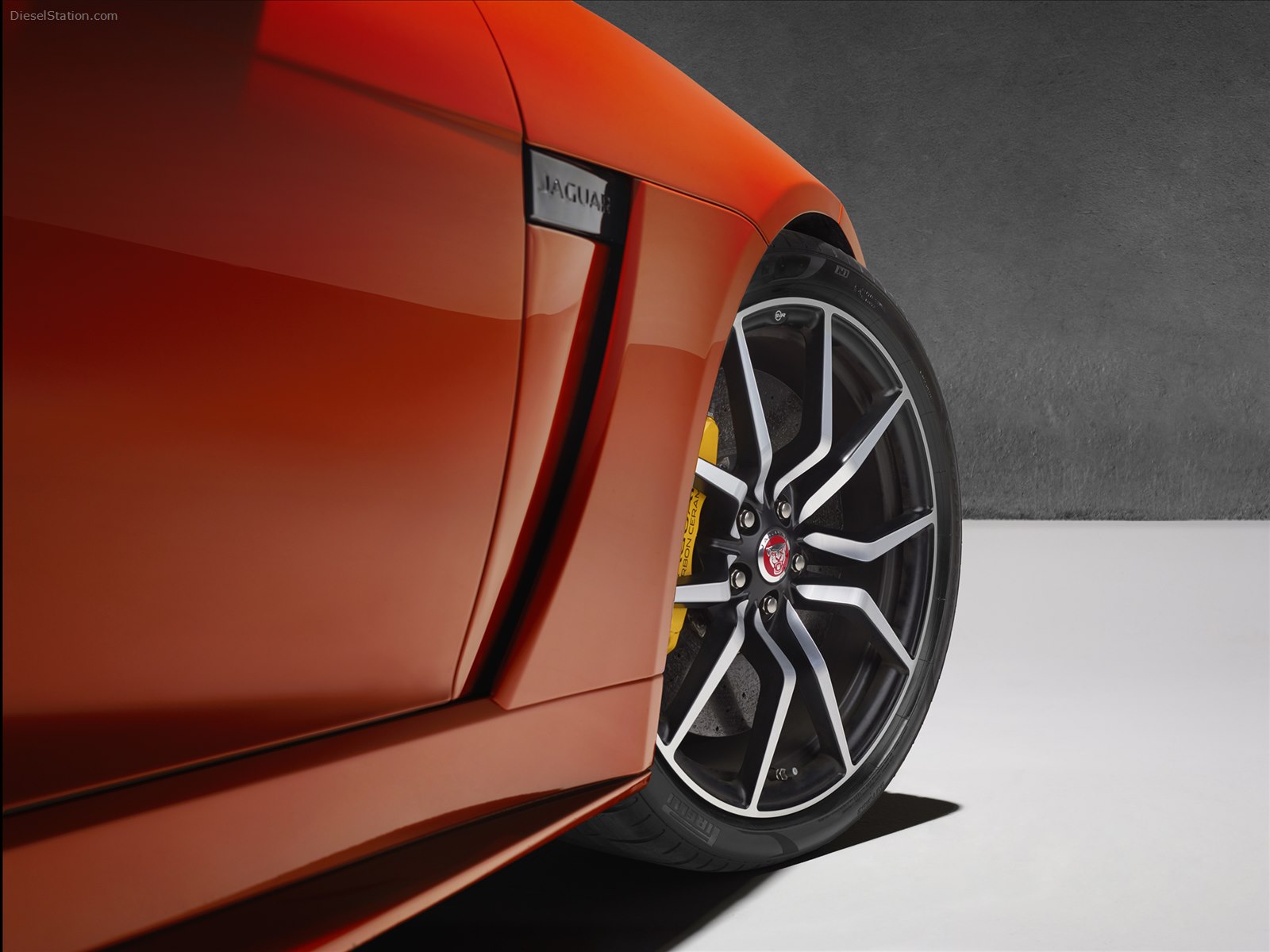 Jaguar F-Type SVR Coupe 2017