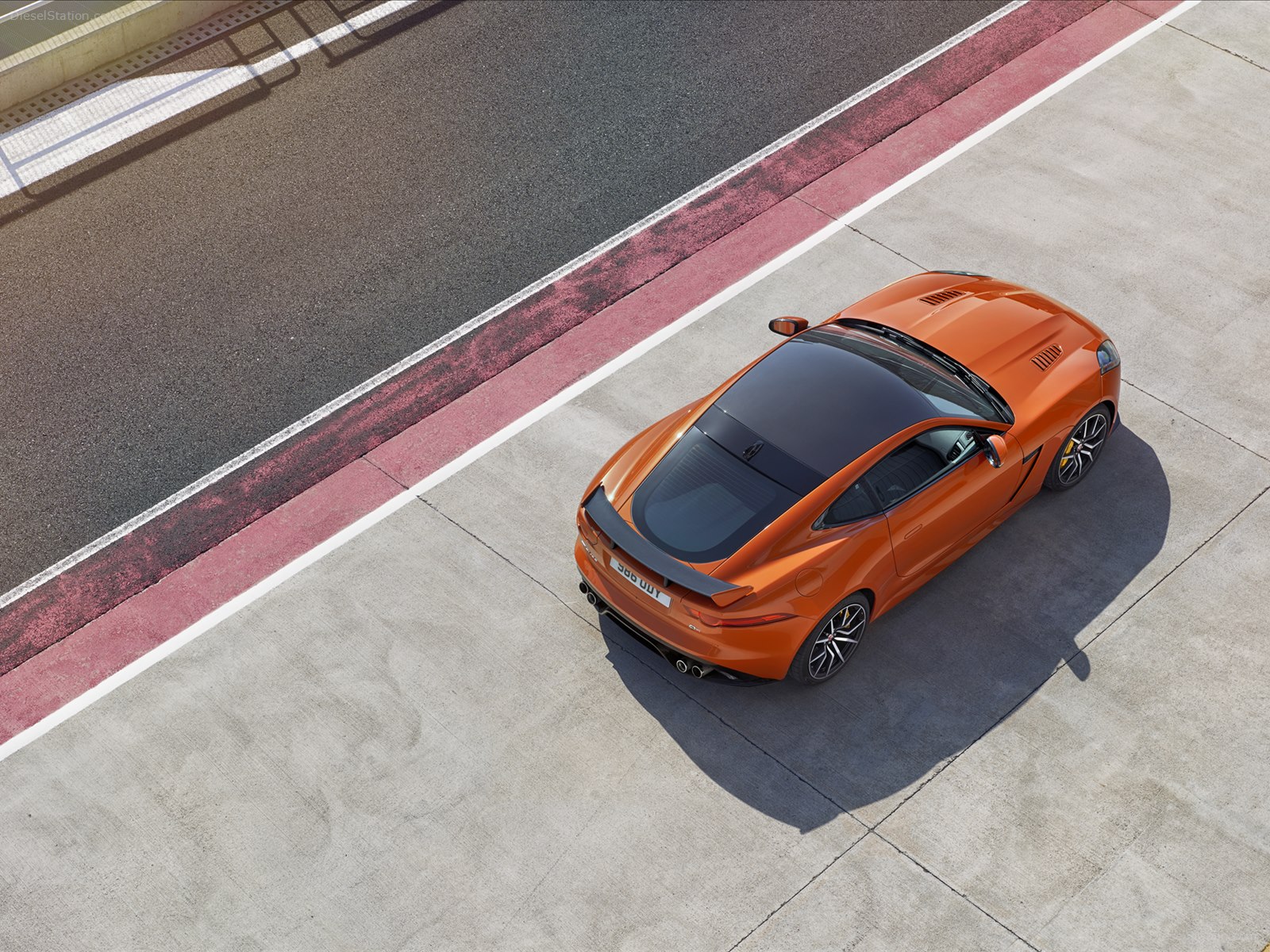 Jaguar F-Type SVR Coupe 2017