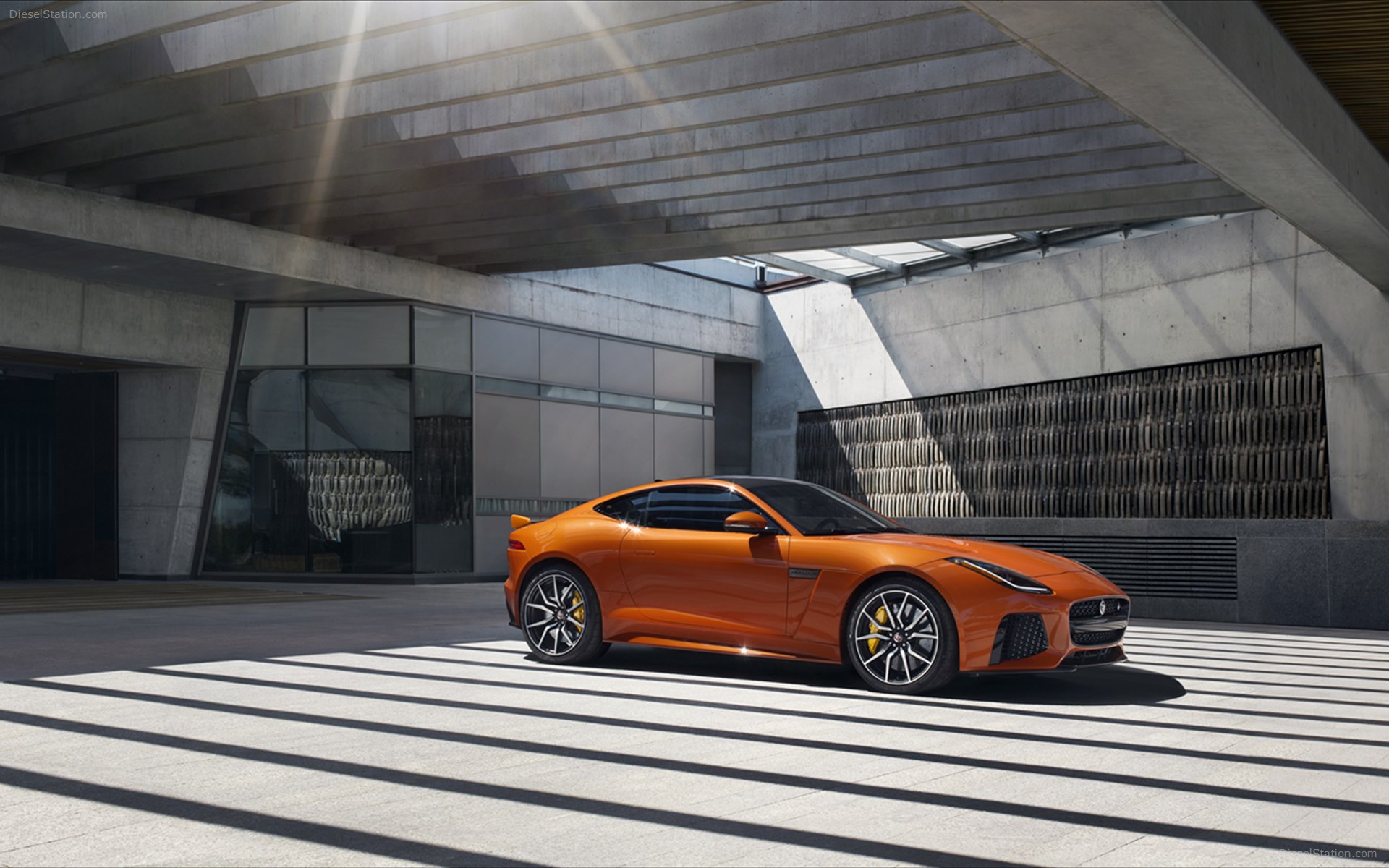 Jaguar F-Type SVR Coupe 2017