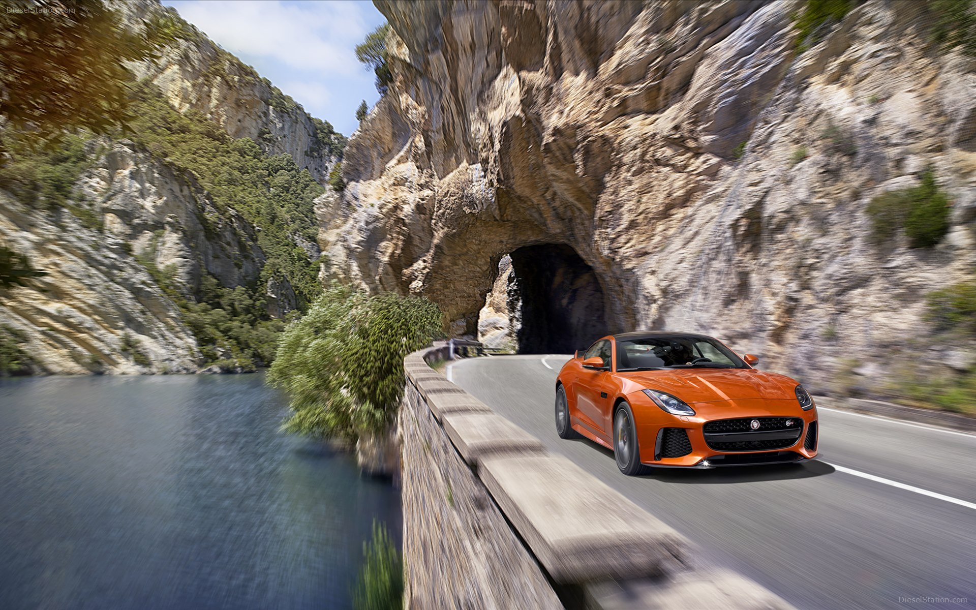 Jaguar F-Type SVR Coupe 2017