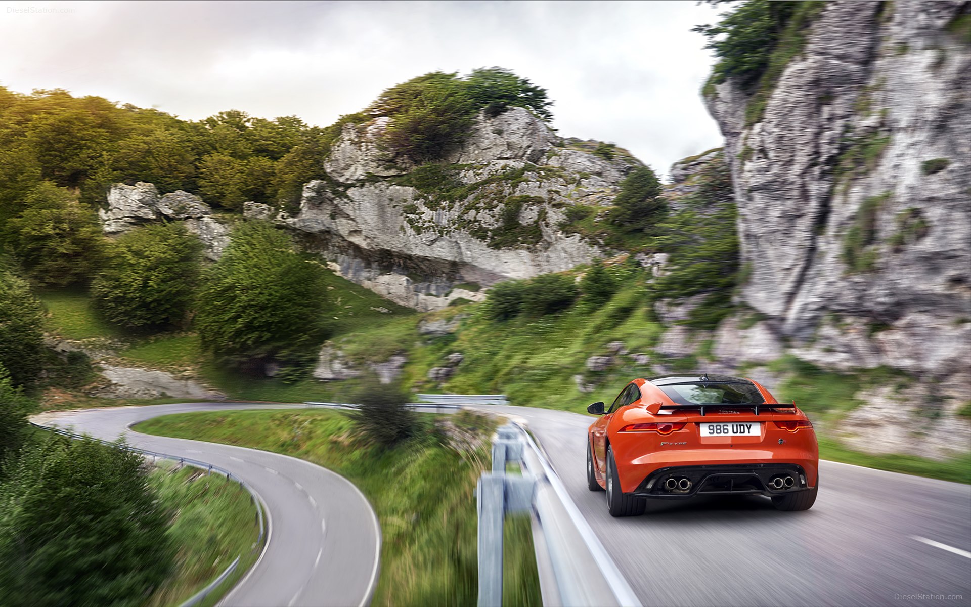 Jaguar F-Type SVR Coupe 2017