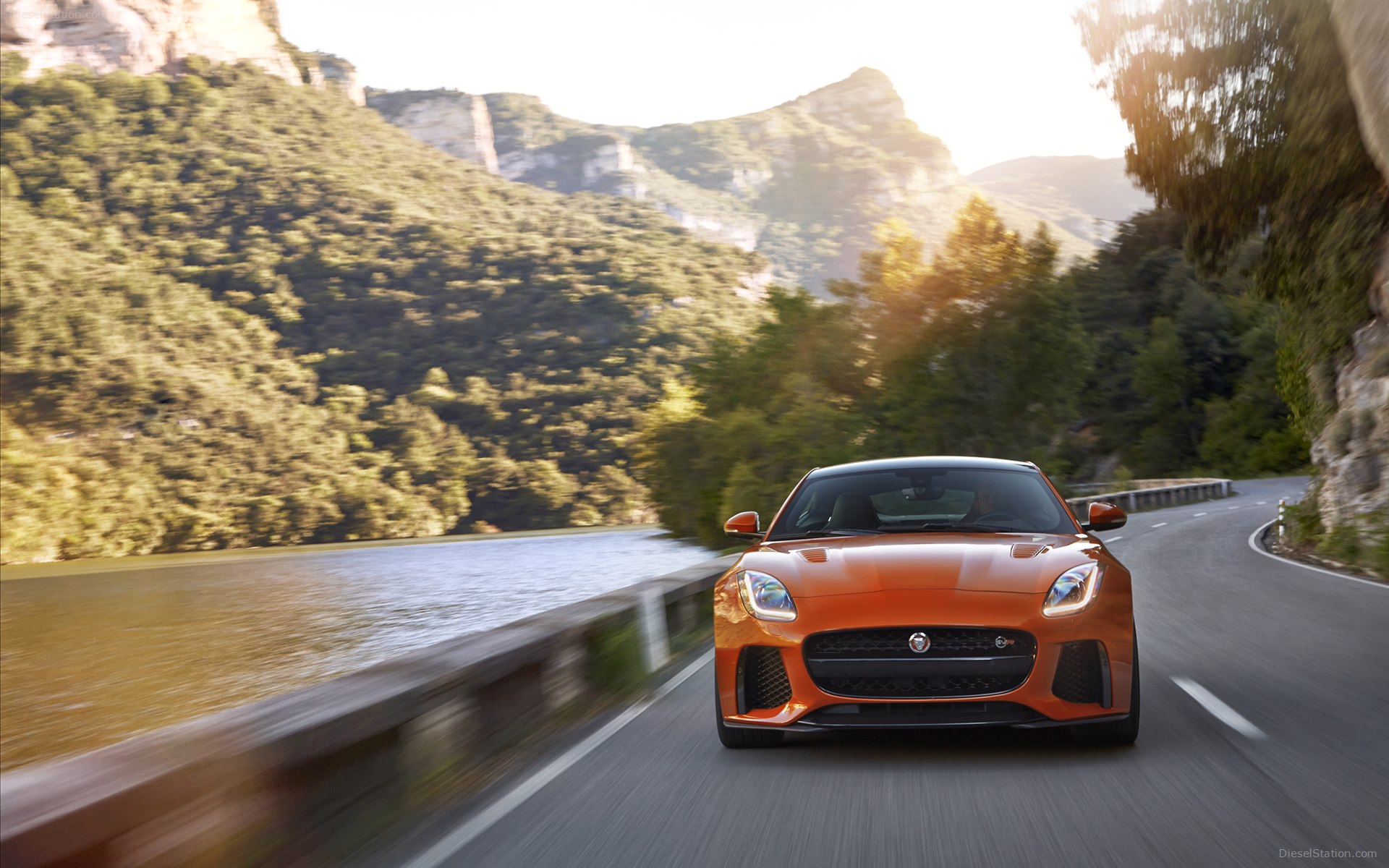 Jaguar F-Type SVR Coupe 2017