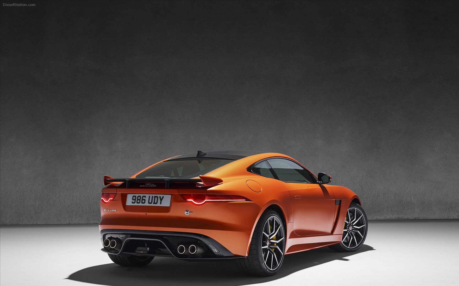 Jaguar F-Type SVR Coupe 2017