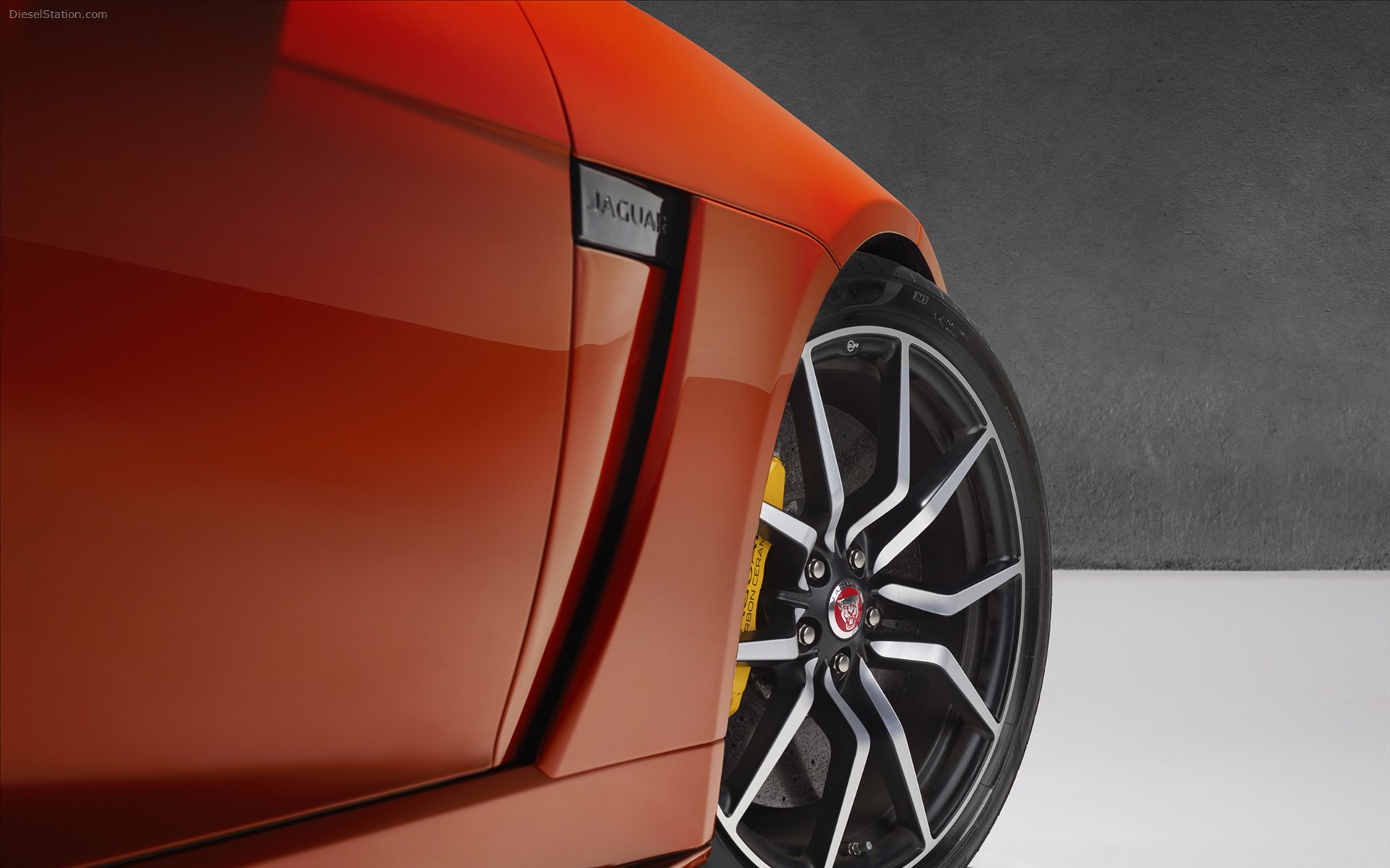 Jaguar F-Type SVR Coupe 2017