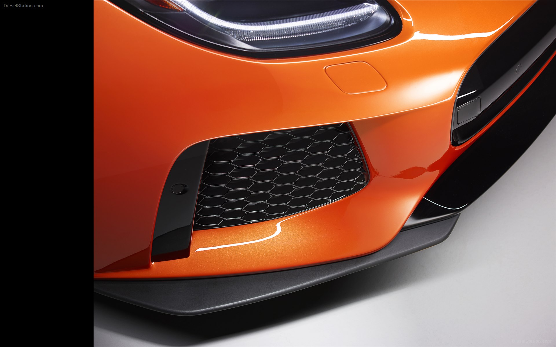 Jaguar F-Type SVR Coupe 2017