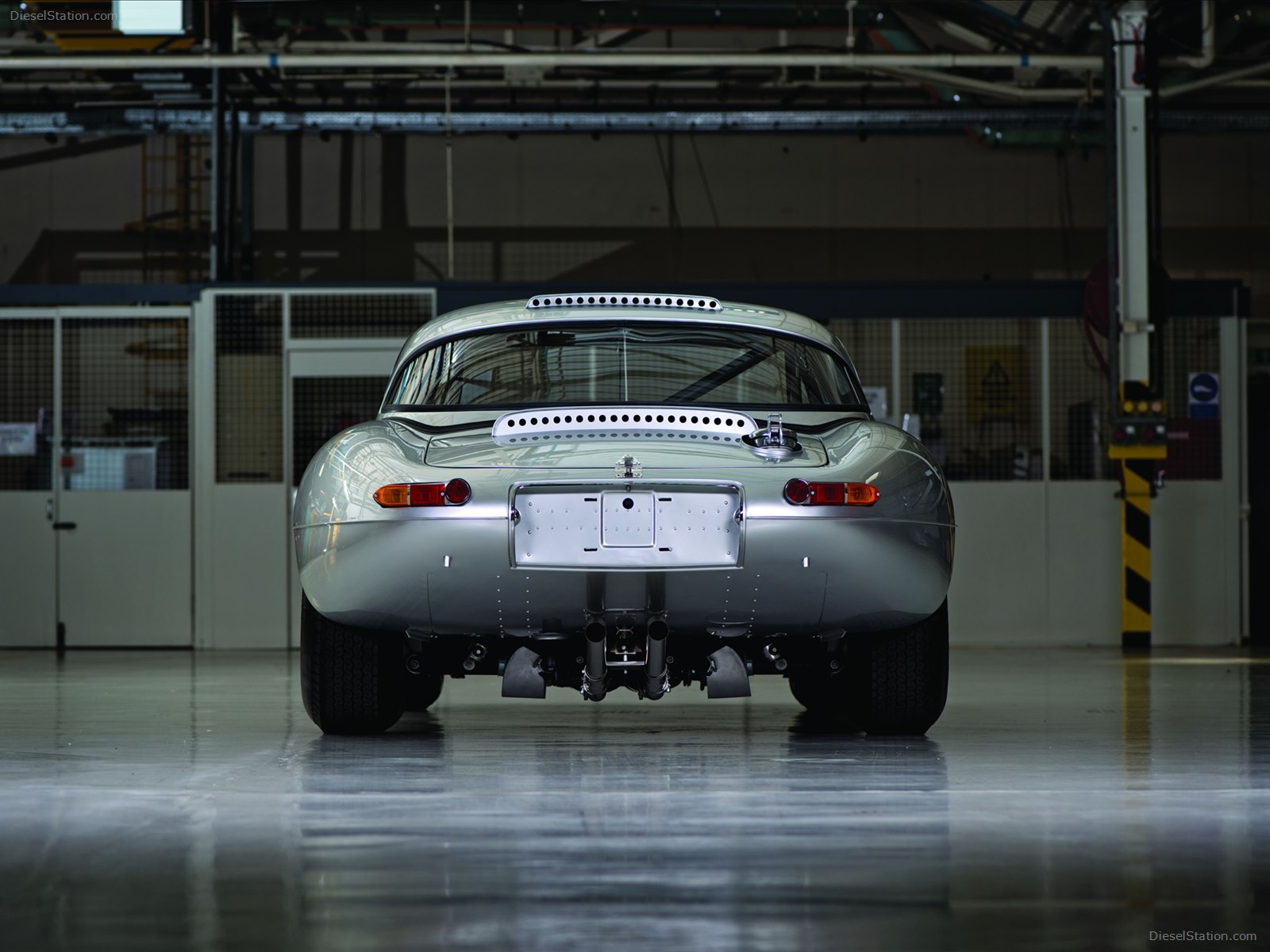 Jaguar Lightweight E-Type 2014